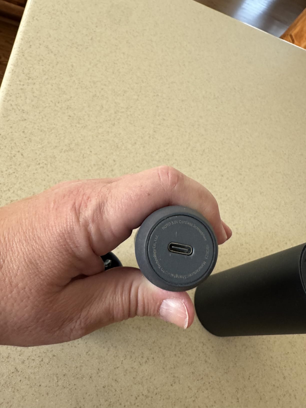 HOTO Electric Screwdriver Rechargeable, 3.6V Cordless Screwdriver Set USB-C, 1/4'' Hex Bits, 3 Torque Settings, 1500mAh Battery, LED Light & 12 S2 Metal Bits for Furniture/Electrical Repairs - Customer Photo 2