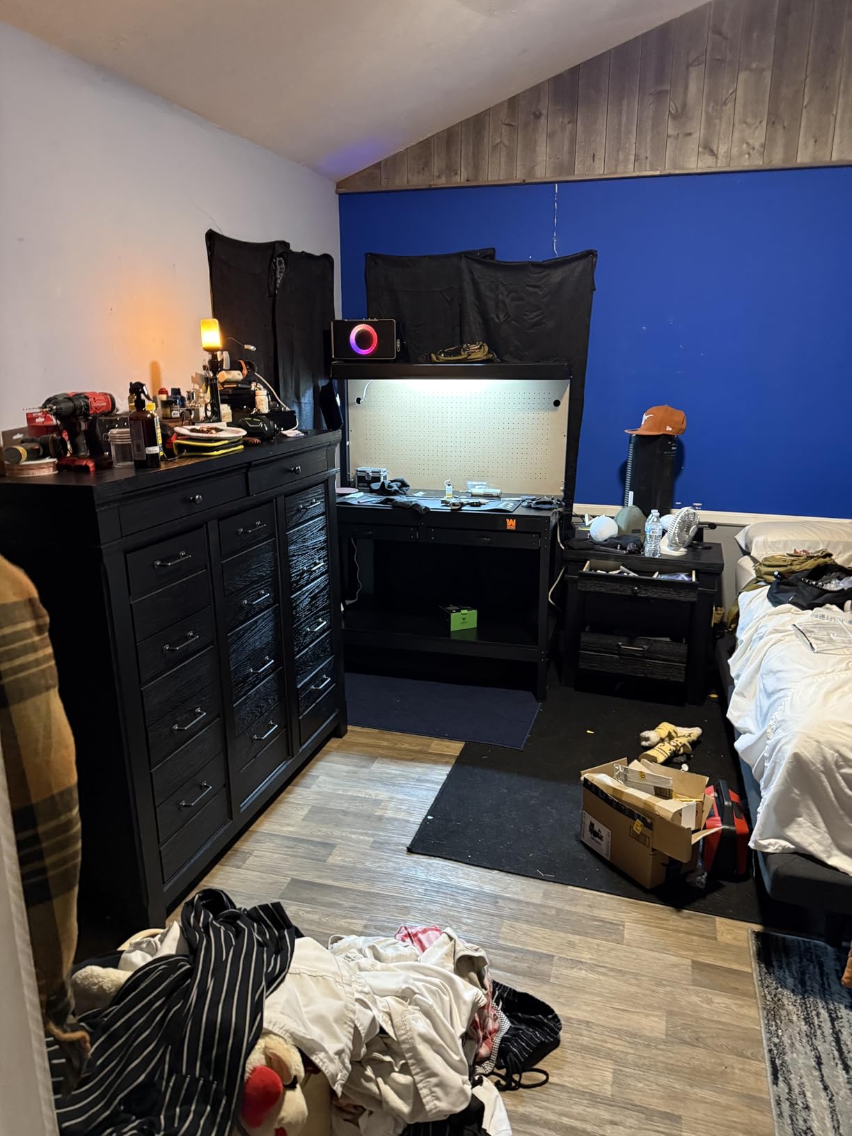 WEN WB4723T 48-Inch Workbench with Power Outlets and Light, Black Customer Review WEN WB4723T 48-Inch Workbench with Power Outlets and Light, Black - Customer Photo 1