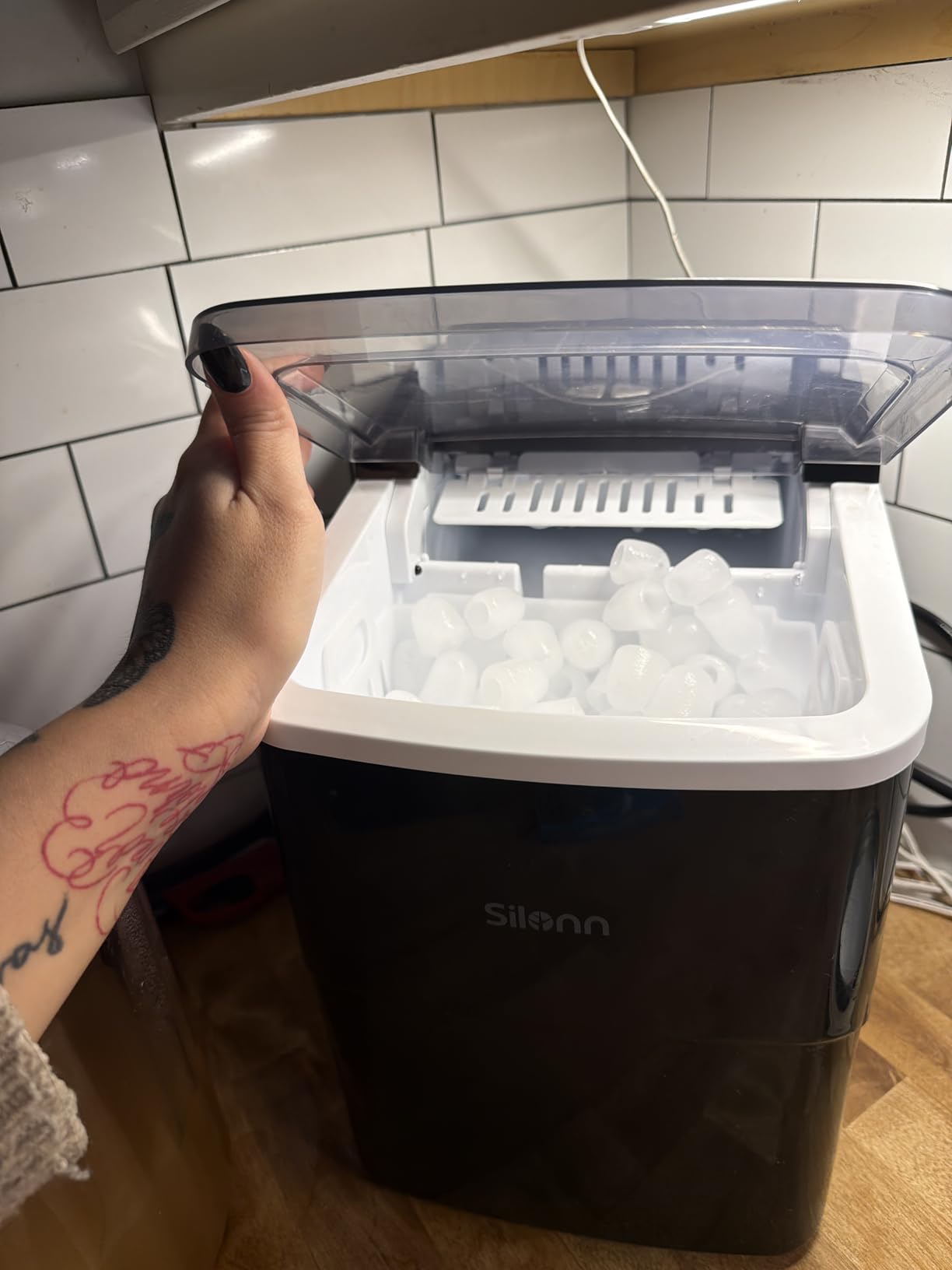 Silonn Ice Maker Countertop, 9 Cubes Ready in 6 Mins, 26lbs in 24Hrs, Self-Cleaning Ice Machine with Ice Scoop and Basket, 2 Sizes of Bullet Ice for Home Kitchen Office Bar Party - Customer Photo 1