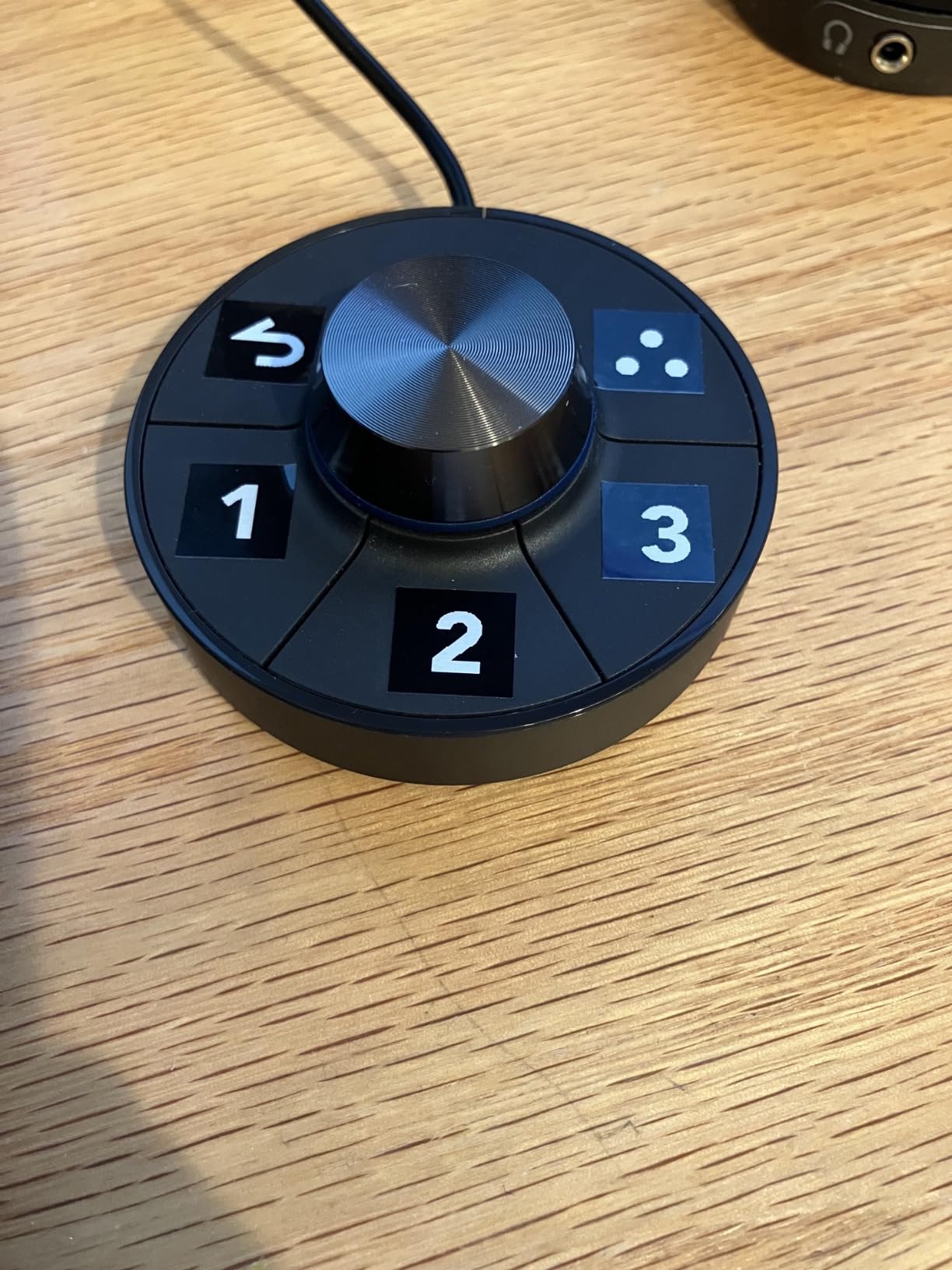 BenQ PD2725U Thunderbolt 3 Monitor for MacBook 27 Inch 4K IPS UHD, AQCOLOR, 100% sRGB & Rec.709, 95% P3, DeltaEâ¤ 3, Uniformity, Pantone, Factory-Calibrated, USB Hub, 65W USB-C, Daisy Chain, KVM Switch - Customer Photo 1