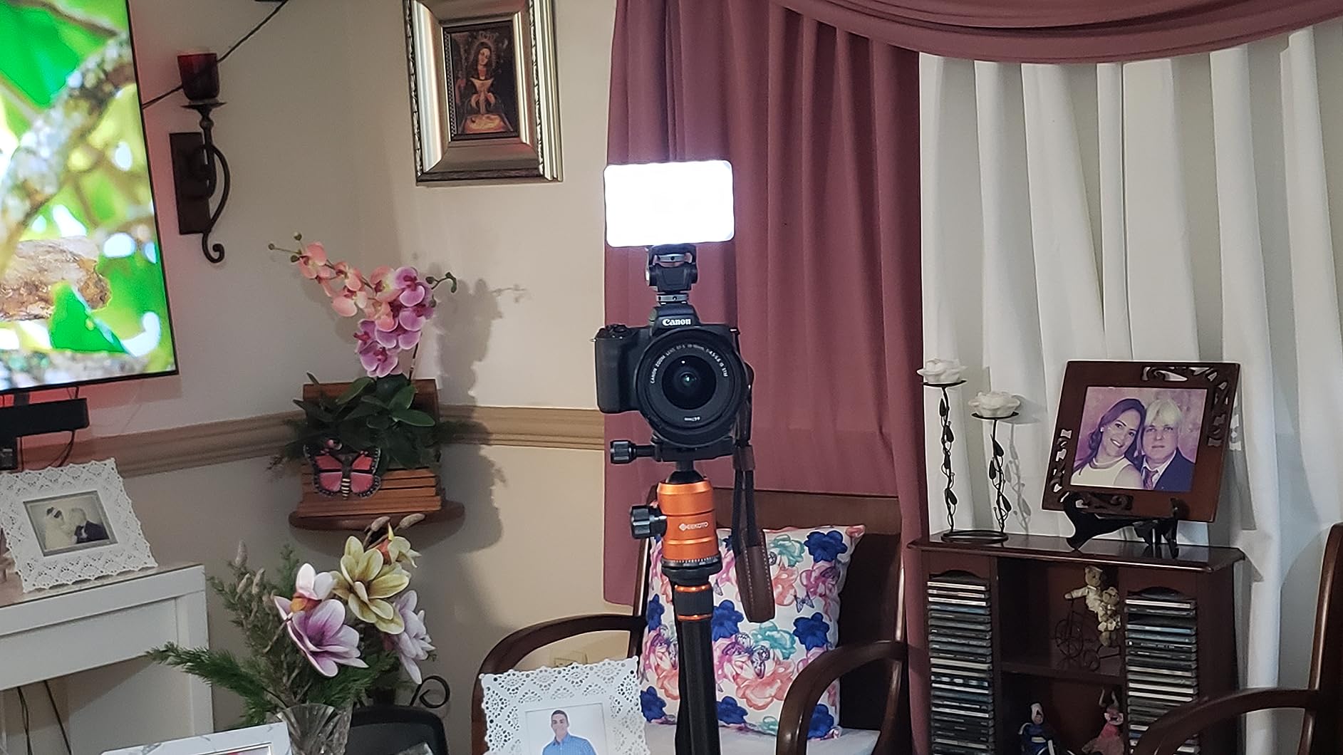 ULANZI VL120 RGB Video Light, Pocket LED On-Camera Video Lights, Built-in 3100mAh Rechargeable Battery, 360 Full Color 20 Light Effects, CRI≥95 2500-9000K LED Panels for Photography Vlogging Customer Review ULANZI VL120 RGB Video Light, Pocket LED On-Camera Video Lights, Built-in 3100mAh Rechargeable Battery, 360 Full Color 20 Light Effects, CRI≥95 2500-9000K LED Panels for Photography Vlogging - Customer Photo 2