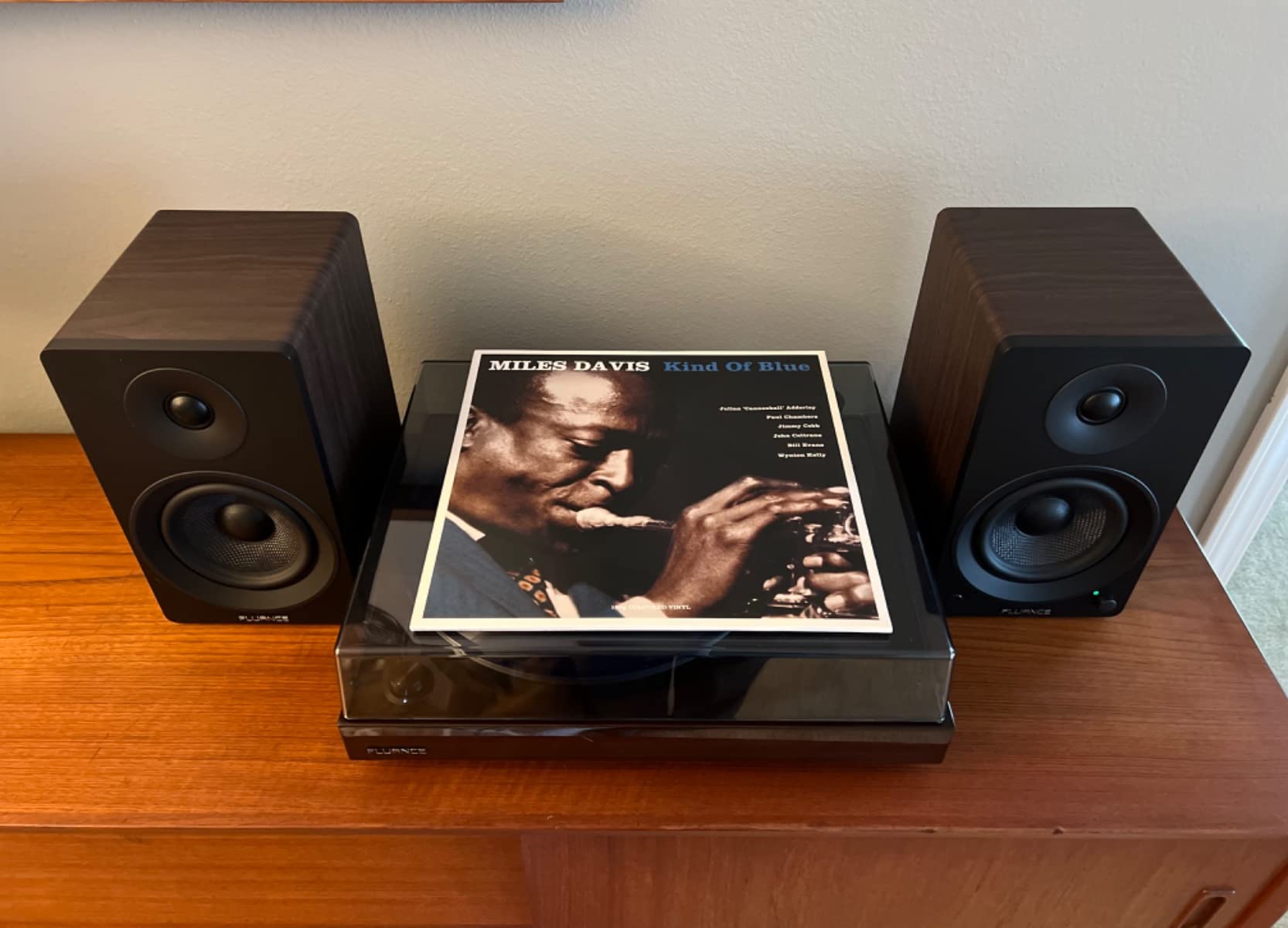 Fluance RT81 Elite High Fidelity Vinyl Turntable (Piano Black) with Ai41 Powered 5