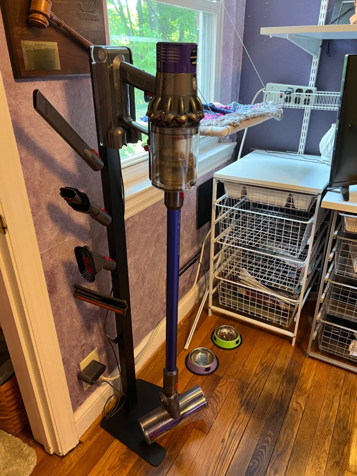 Dyson V10 Allergy Cordless Stick Vacuum Cleaner, Blue - Customer Photo 1