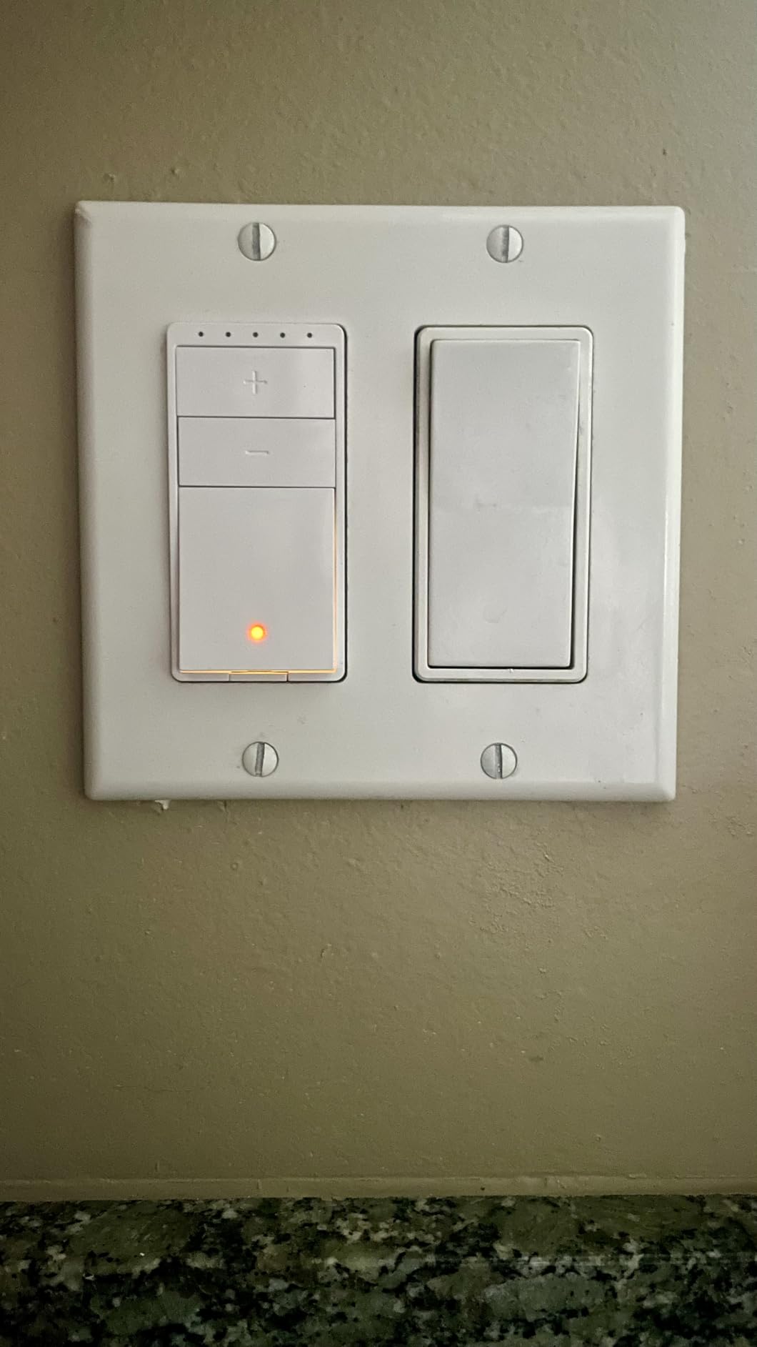 Amazon Basics Smart Light Switch, Single Pole, Works with Alexa Only, Voice Control, Schedule, 2.4 GHz Wi-Fi, No Hub Required, Easy to Install, White customer photo 2