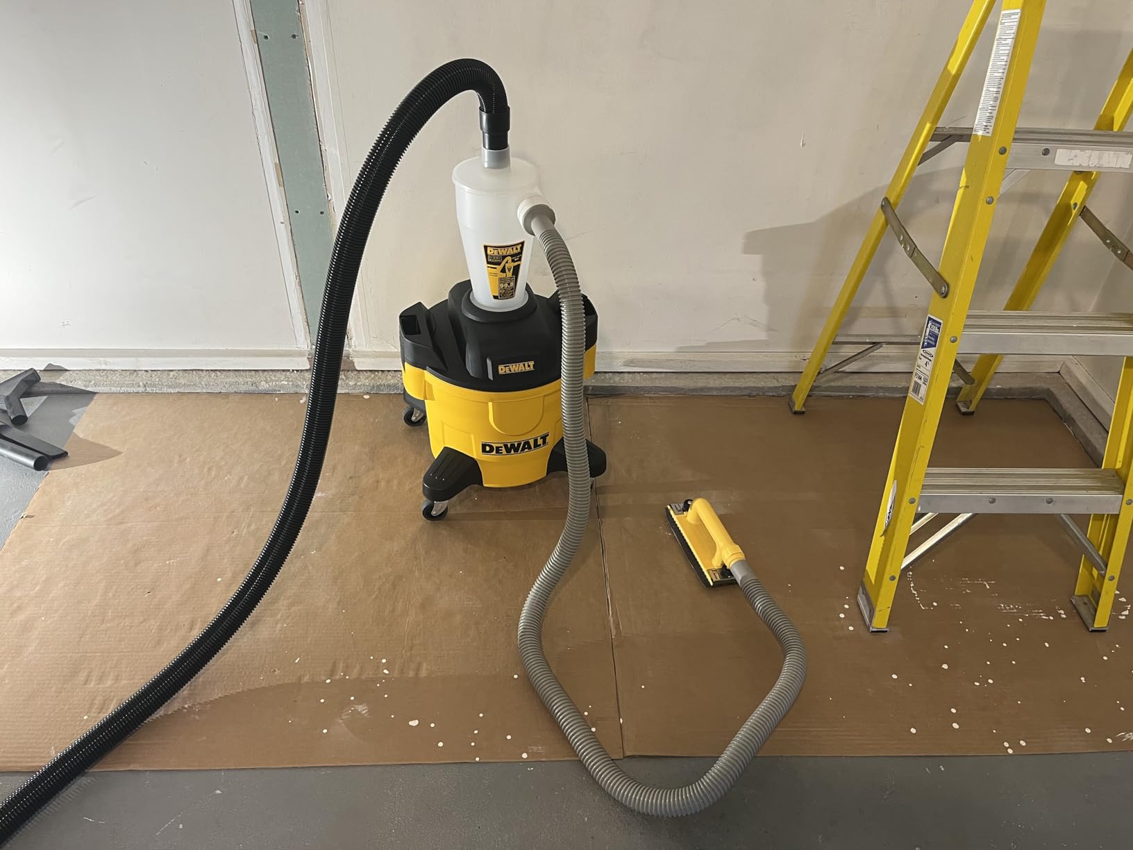 DEWALT Dust Separator with 6 Gallon Poly Tank, 99.5% Efficiency Cyclone Dust Collector, High-Performance Cycle Powder Collector Filter, DXVCS002, Yellow - Customer Photo 1