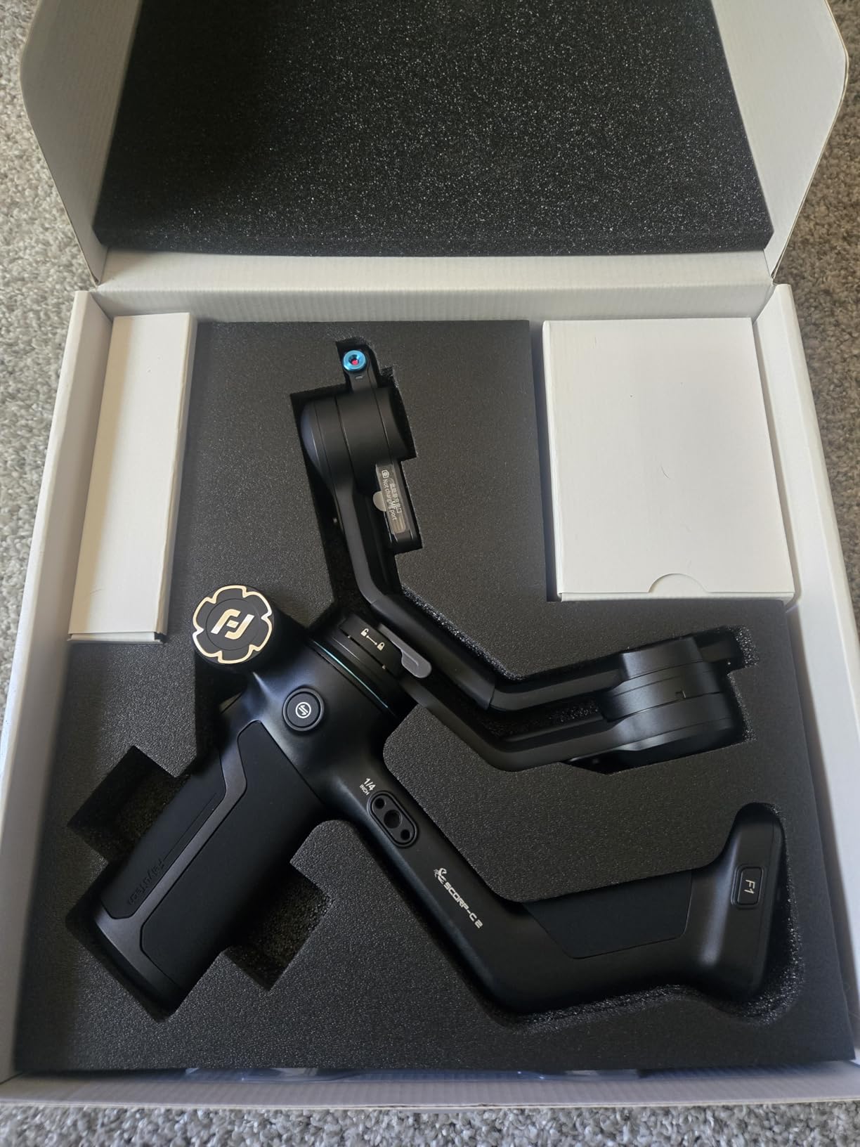 FeiyuTech SCORP-C2 Professional Camera Gimbal Stabilizer, Built-in AI Face/Object Tracking, 3.5kg/7.72lbs Load, Native Vertical Video for YouTube TikTok, for Sony A7, Canon EOS R, Nikon Z Mirrorless - Customer Photo 4