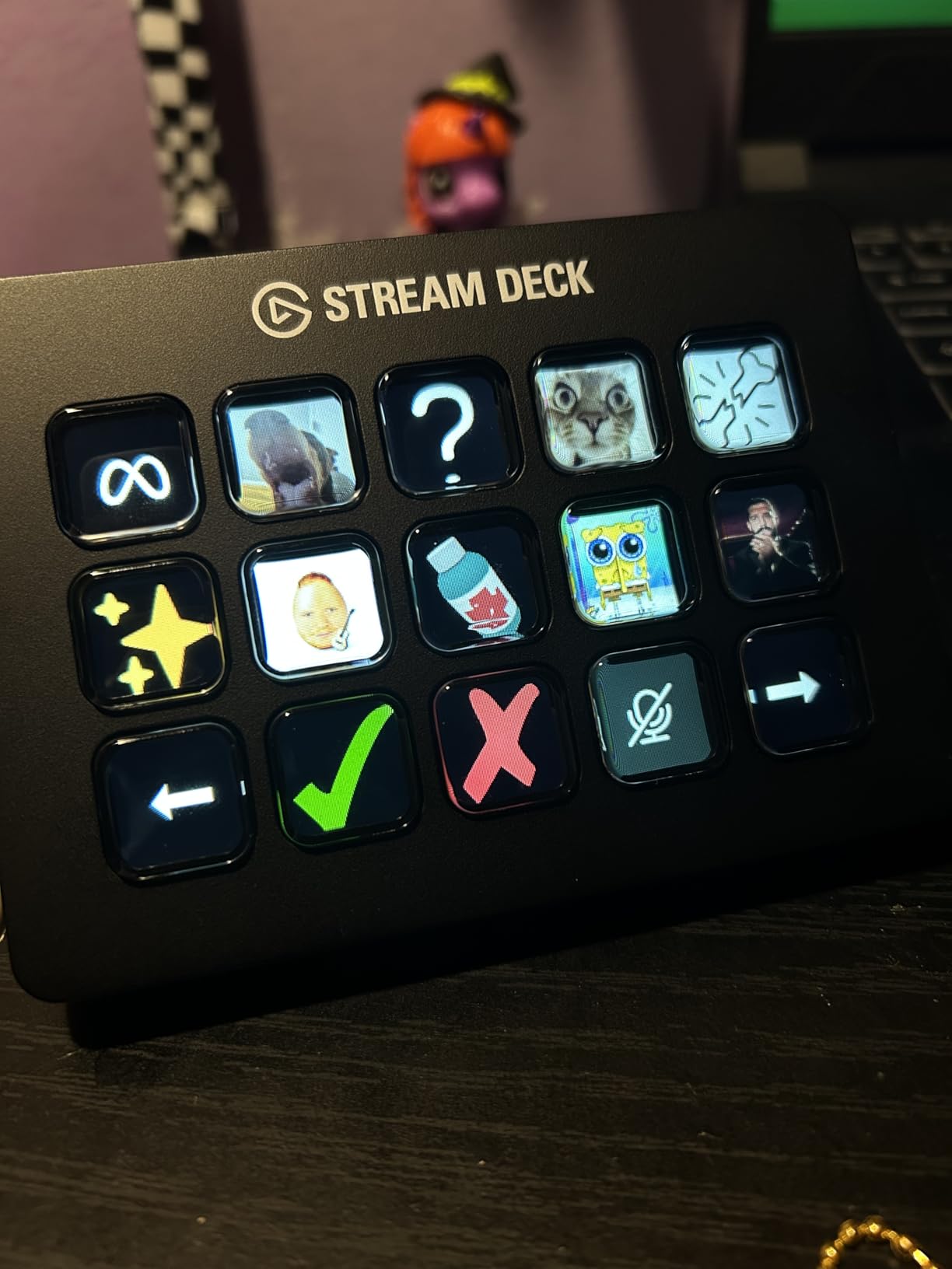 Elgato Stream Deck MK.2 – Studio Controller, 15 macro keys, trigger actions in apps and software like OBS, Twitch, ​YouTube and more, works with Mac and PC - Customer Photo 2