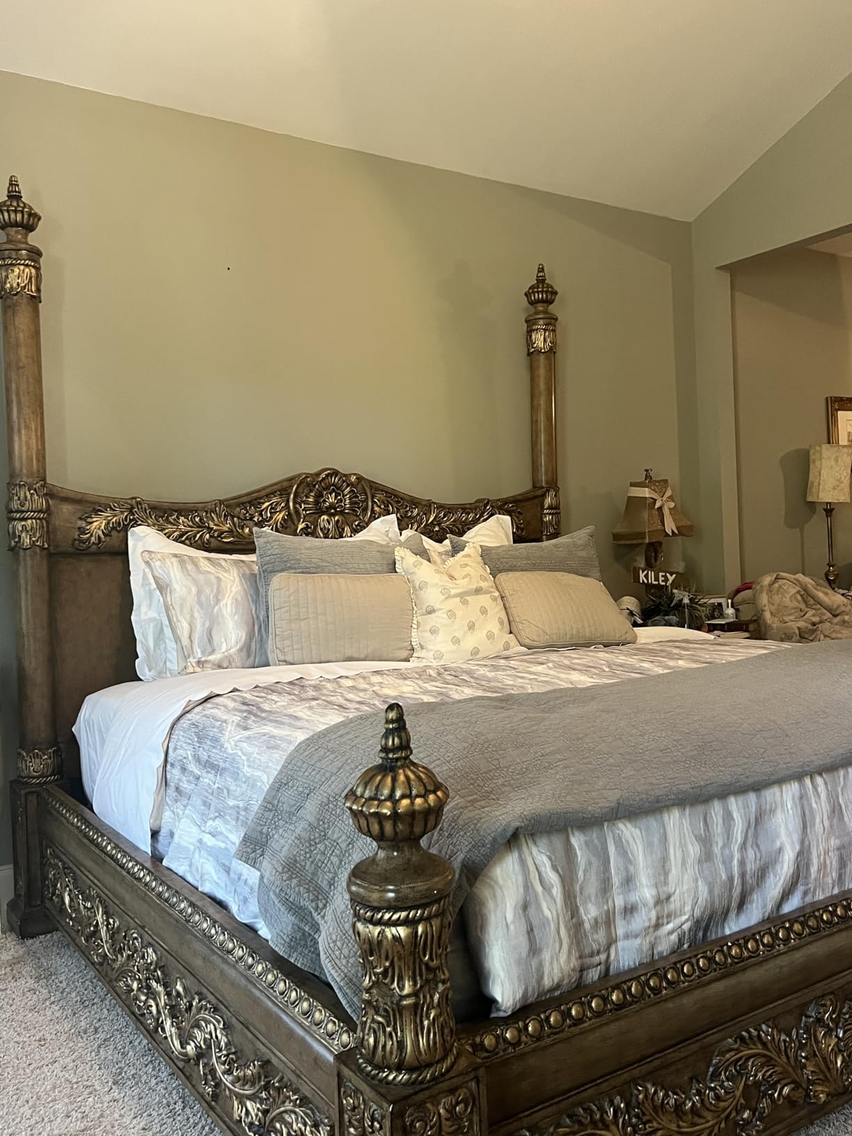 Signature Design by Ashley King Size Ultra Luxury 16 Inch Hyper Cool Euro Top Hybrid Mattress with Cooling Gel Memory Foam, Fiberglass Free, Mattress In A Box - Customer Photo 2