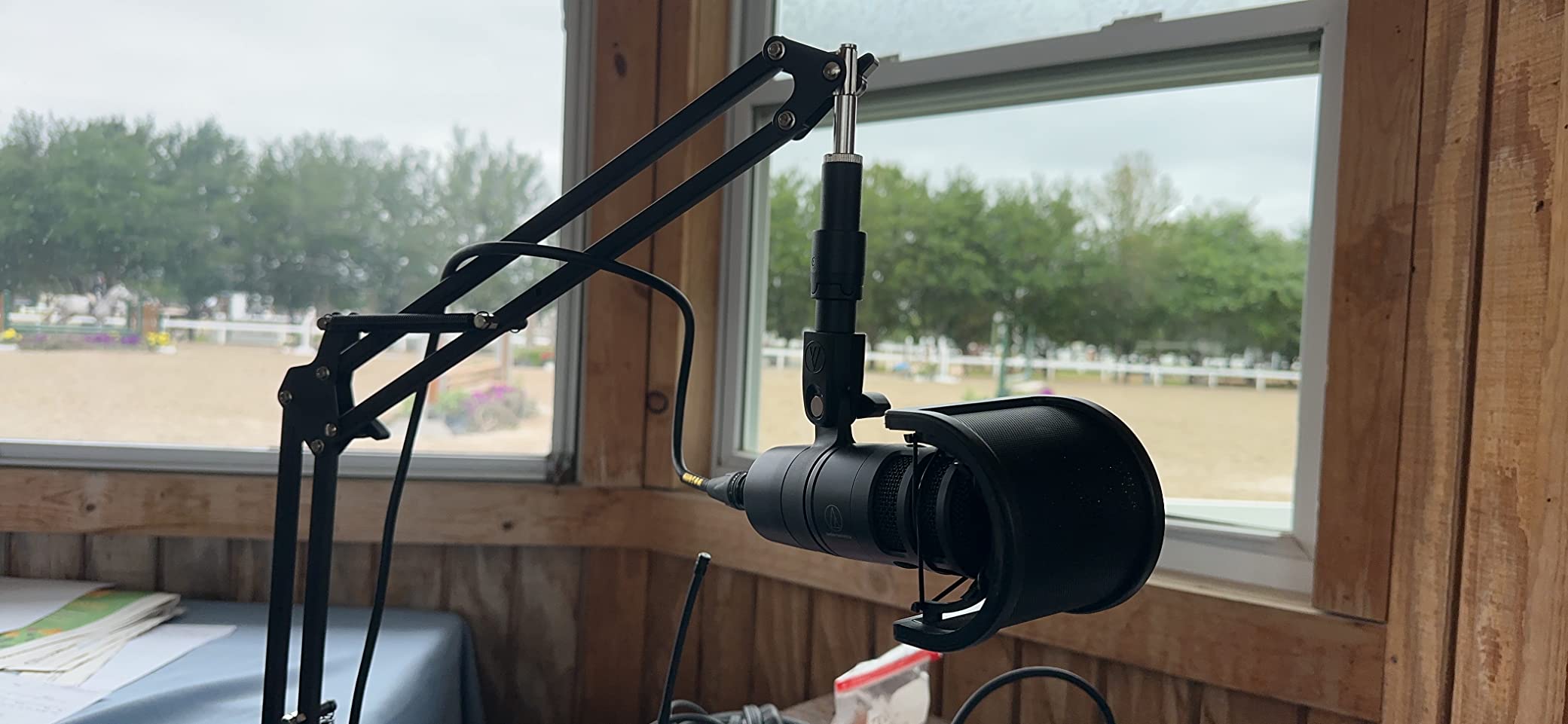 Audio-Technica AT2040 Hypercardioid Dynamic Podcast Microphone Customer Review Audio-Technica AT2040 Hypercardioid Dynamic Podcast Microphone - Customer Photo 1