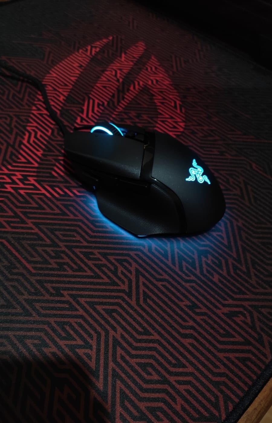 Razer Basilisk V3 Customizable Ergonomic Gaming Mouse: Fastest Gaming Mouse Switch - Chroma RGB Lighting - 26K DPI Optical Sensor - 11 Programmable Buttons - HyperScroll Tilt Wheel - Classic Black - Customer Photo 2