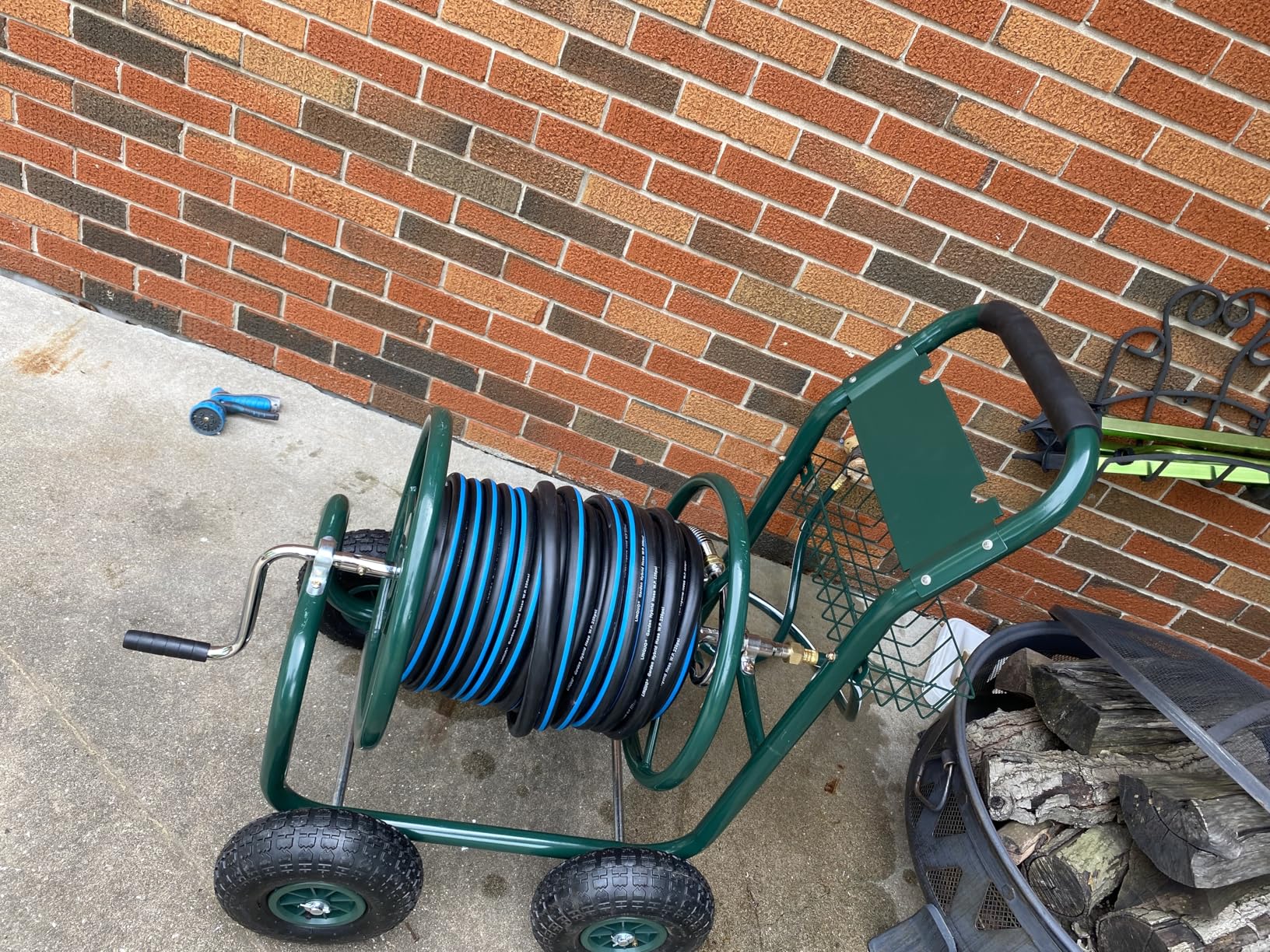 VINGLI 4-Wheel Garden Hose Reel Cart with Storage Basket, Portable Residential Hose Reel Cart, Lawn Watering, for Garden Backyard and Farm (Green) - Customer Photo 1