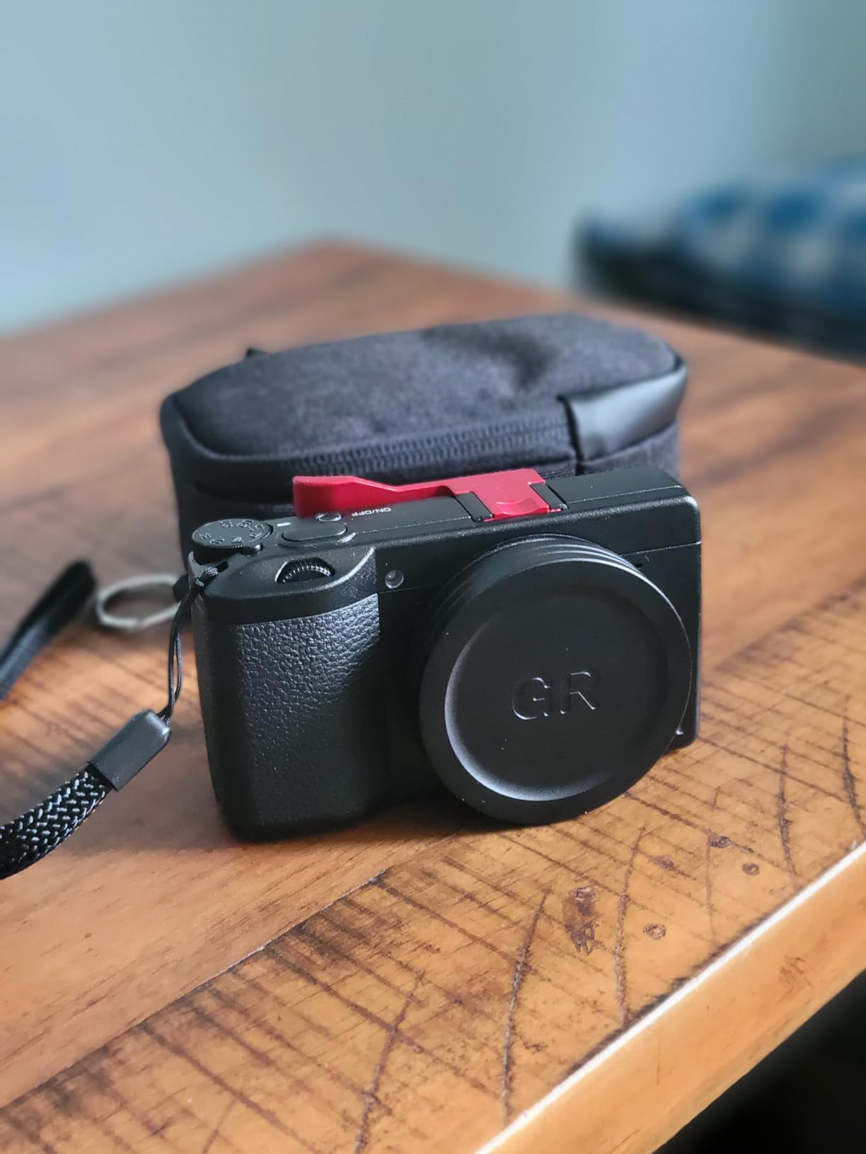 Ricoh GR IIIx, Black, Digital Compact Camera with 24MP APS-C Size CMOS Sensor, 40mmF2.8 GR Lens in The 35mm Format - Customer Photo 1