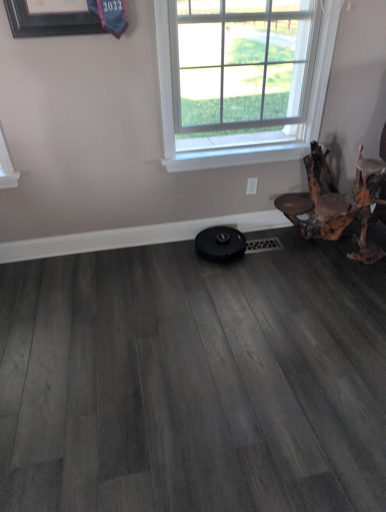 Shark AV2501S AI Ultra Robot Vacuum, with Matrix Clean, Home Mapping, 30-Day Capacity HEPA Bagless Self Empty Base, Perfect for Pet Hair, Wifi, Dark Grey - Customer Photo 2