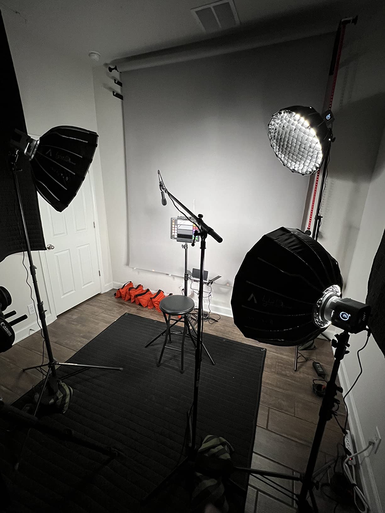 Aputure Amaran 60D S, Amaran 60D COB Daylight LED Video Light, 65W 5600k Bluetooth App Control 8 Built-in Lighting Effects DC/AC Power Supply - Customer Photo 2