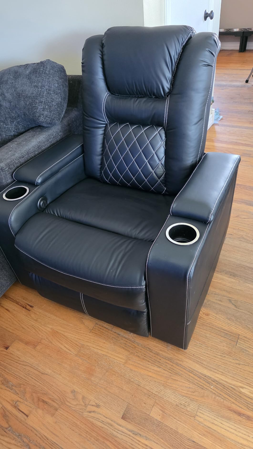 CANMOV Electric Power Recliner Chair with USB Ports and Cup Holders, Breathable Leather Home Theater Seating with Hidden Arm Storage (Black) - Customer Photo 1