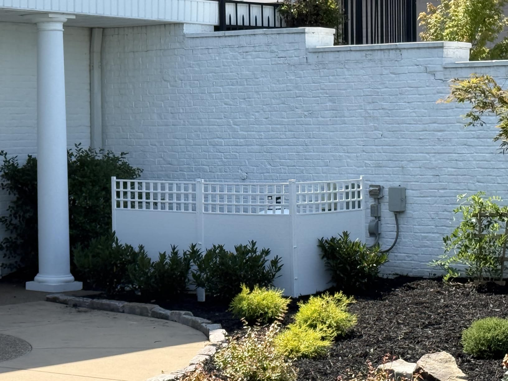 44in H x 42in W (2 Panels) No Dig Zippity Keswick Privacy Fence and Screen Kit, White Vinyl Privacy Fence, Outdoor Privacy Screen Panels for Yard, Trash Can Enclosure, Air Conditioner Fence ZP19060 - Customer Photo 2