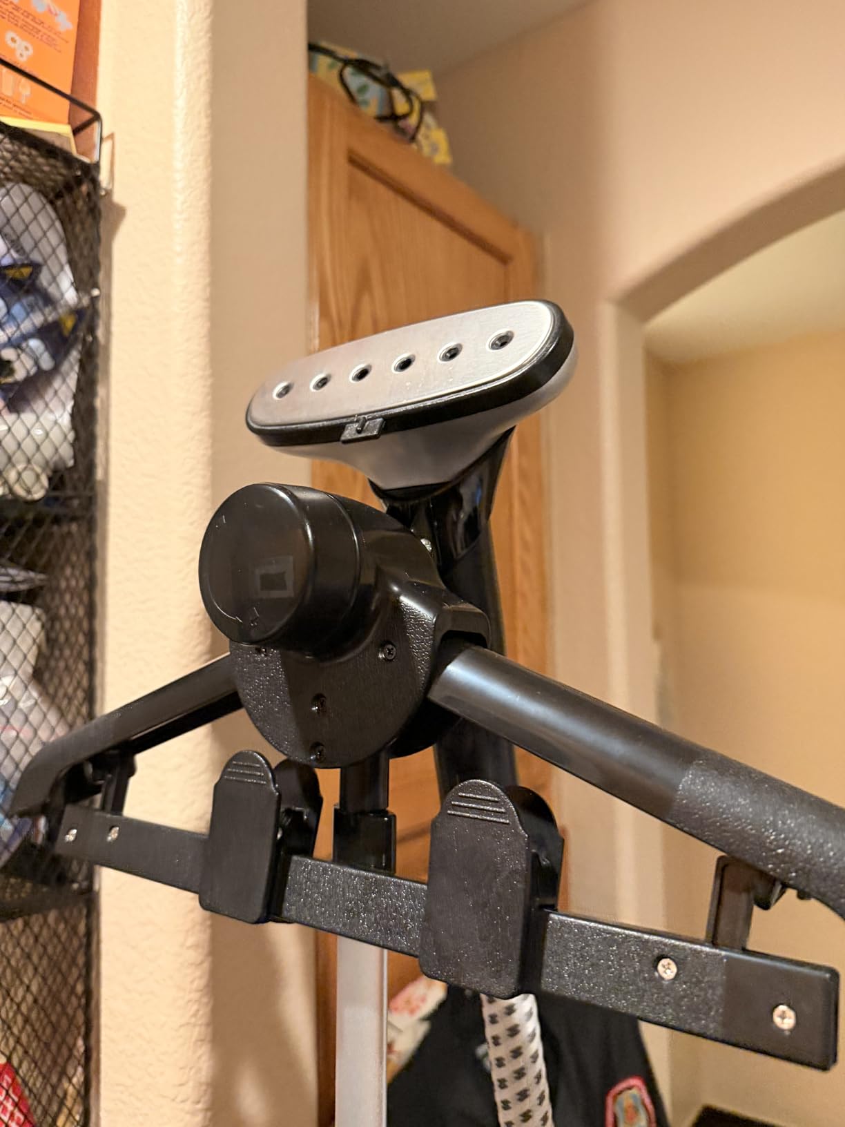 SALAV Heavy Duty Commercial Full-Size Garment Steamer with Foot Pedals and Extra Large 3L (101.5 oz) Water Tank, 1800 watts, 90+min of Continuous Steam (White) Customer Review SALAV Heavy Duty Commercial Full-Size Garment Steamer with Foot Pedals and Extra Large 3L (101.5 oz) Water Tank, 1800 watts, 90+min of Continuous Steam (White) - Customer Photo 1