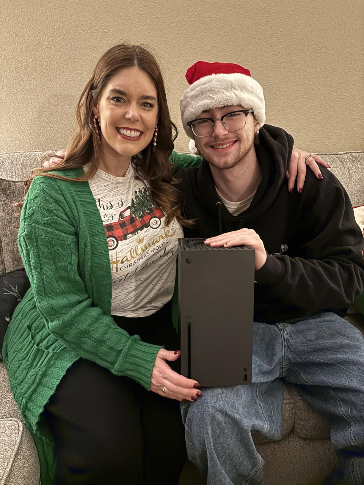 Xbox Series X 1TB Gaming Console Console + 1 Wireless Controller - Backward Compatible with Thousands of Games, Fine-Tuned Performance, True 4K Gaming, Up to 120 FPS - HDMI_Cable - Customer Photo 1