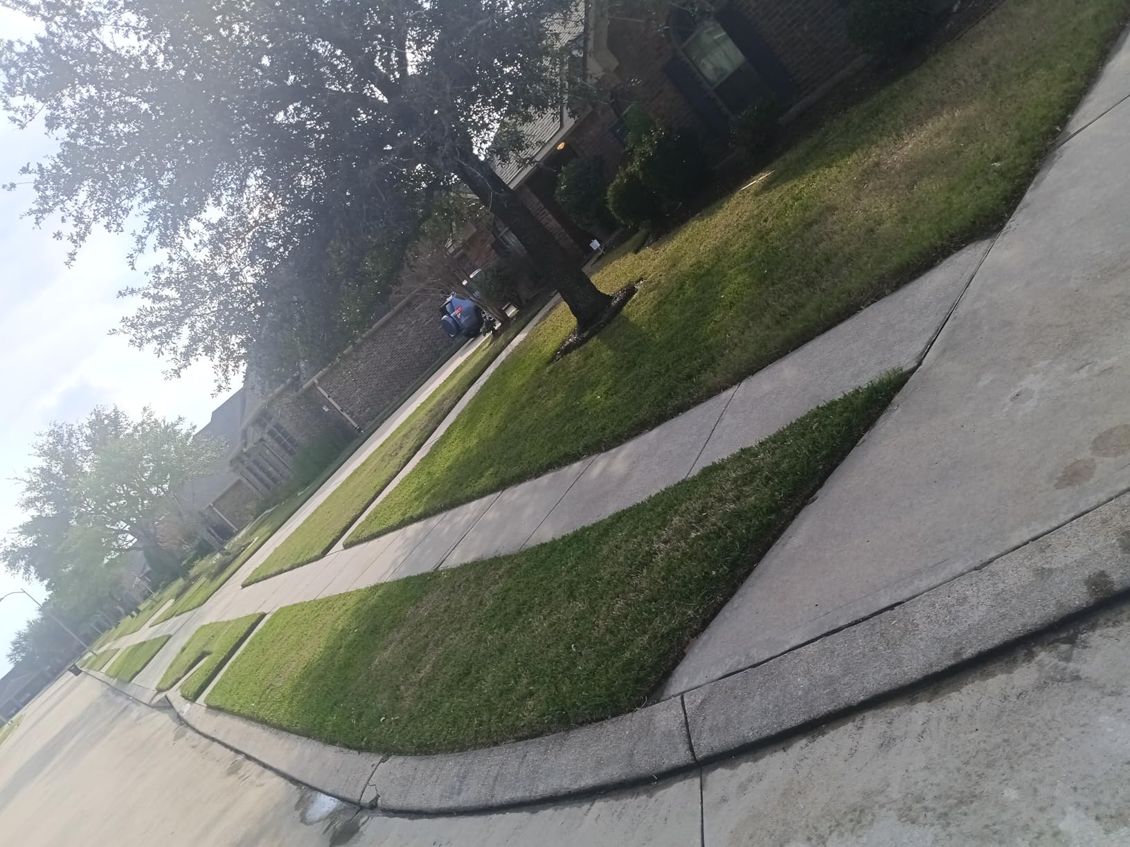 JANZ 14 inch Pressure Washer Surface Cleaner with 4 Wheels, Stainless Steel Housing, 1/4 inch Quick Plug, 2 Extension Wands, 2 Replacement Nozzles and 3 Spray Nozzles, 4000 PSI - Customer Photo 1