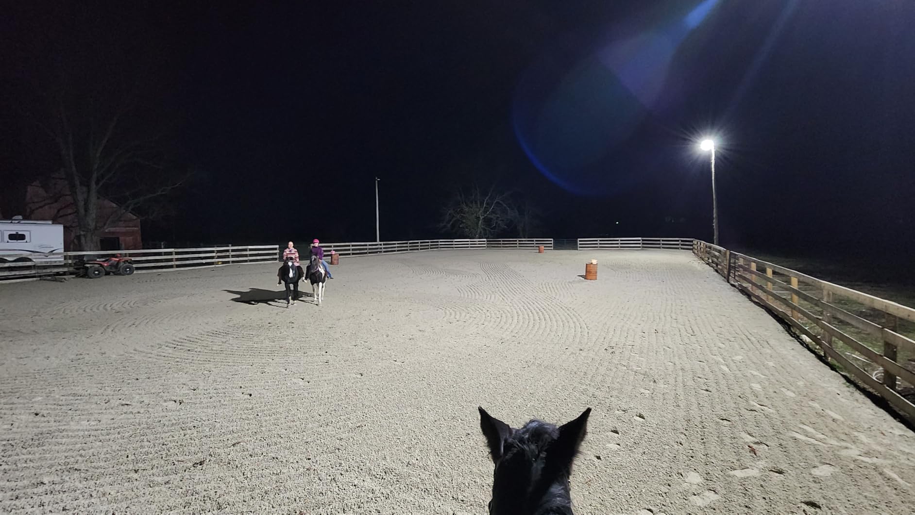 Juyace Led Stadium Flood Light Outdoor 36000Lm 1500W Equivalent Super Bright Commercial Area Lighting 100-277V 5000K Daylight IP65 Waterproof Arena Lights for Sport Fields and Courts - Customer Photo 1