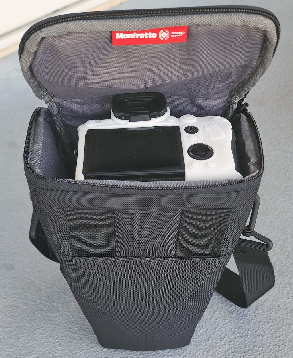 Manfrotto Advanced Holster S III, Case for Mirrorless Camera with Lens Customer Review Manfrotto Advanced Holster S III, Case for Mirrorless Camera with Lens - Customer Photo 1