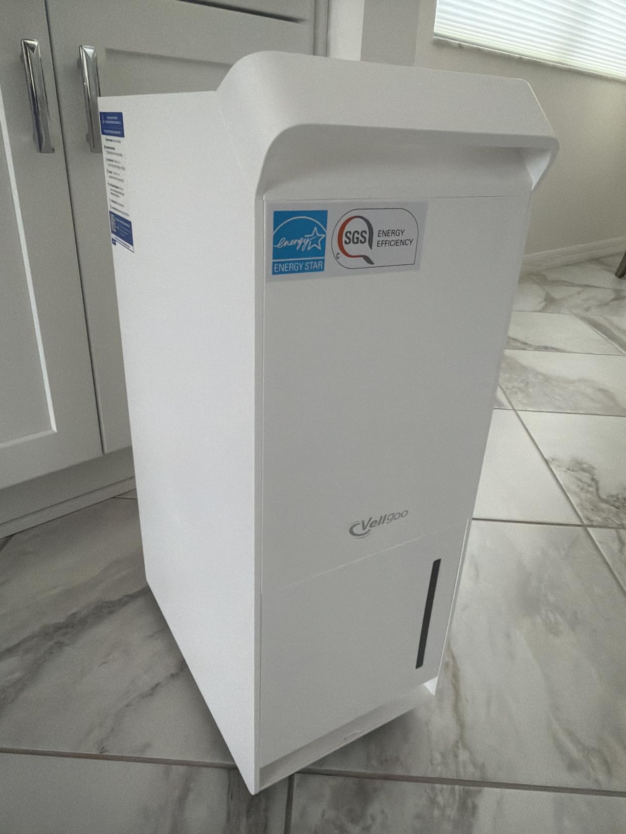 4,500 Sq.Ft Most Efficient Energy Star 2025 Dehumidifier,Vellgoo Max 70 Pint/D (Standard 56 Pint/D) Dehumidifier for Basement with Drain Hose, Smart Humidity Control, for Home, Bathroom, Garage - Customer Photo 1