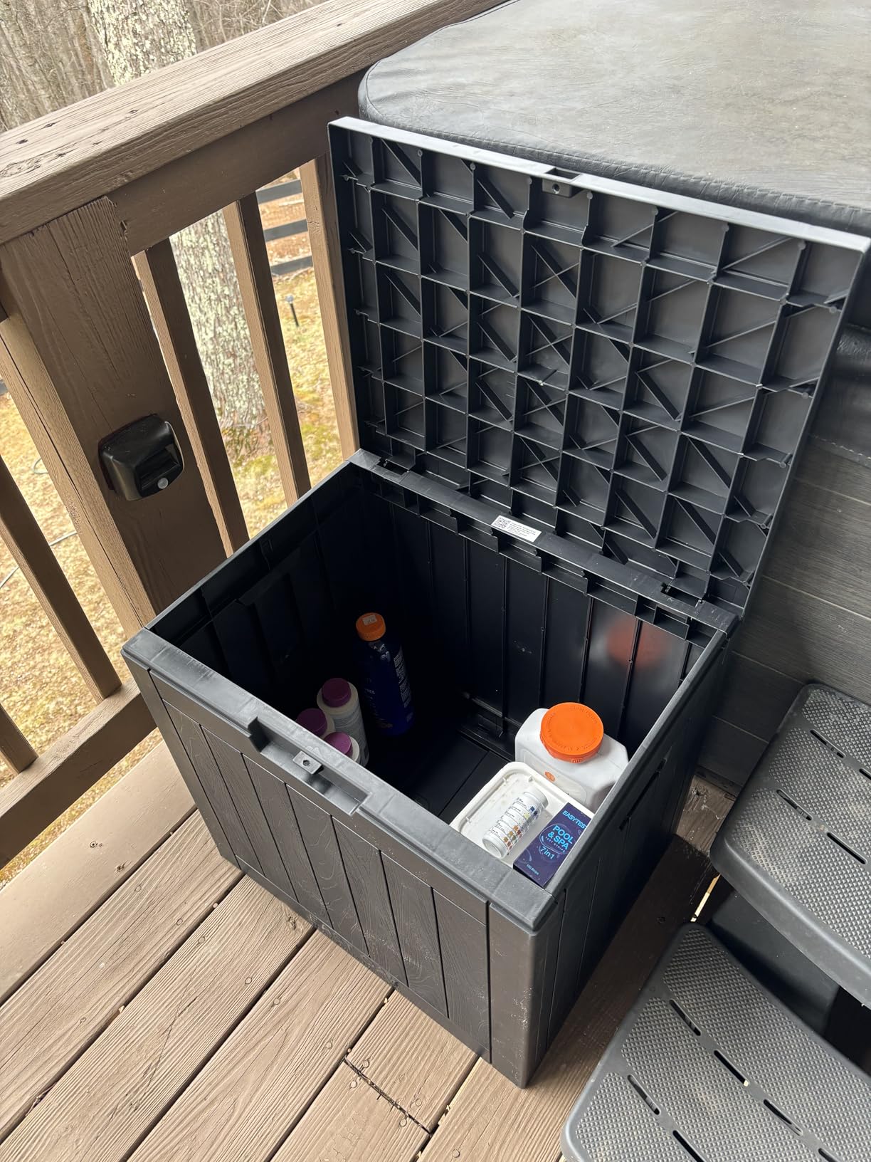 EAST OAK Outdoor Storage Box, 31 Gallon Deck Box Indoor and Outdoor Use, Waterproof Resin Storage Bin for Package Delivery, Patio Cushions, Gardening Tools, Lockable, UV Resistant, Grey customer photo 1