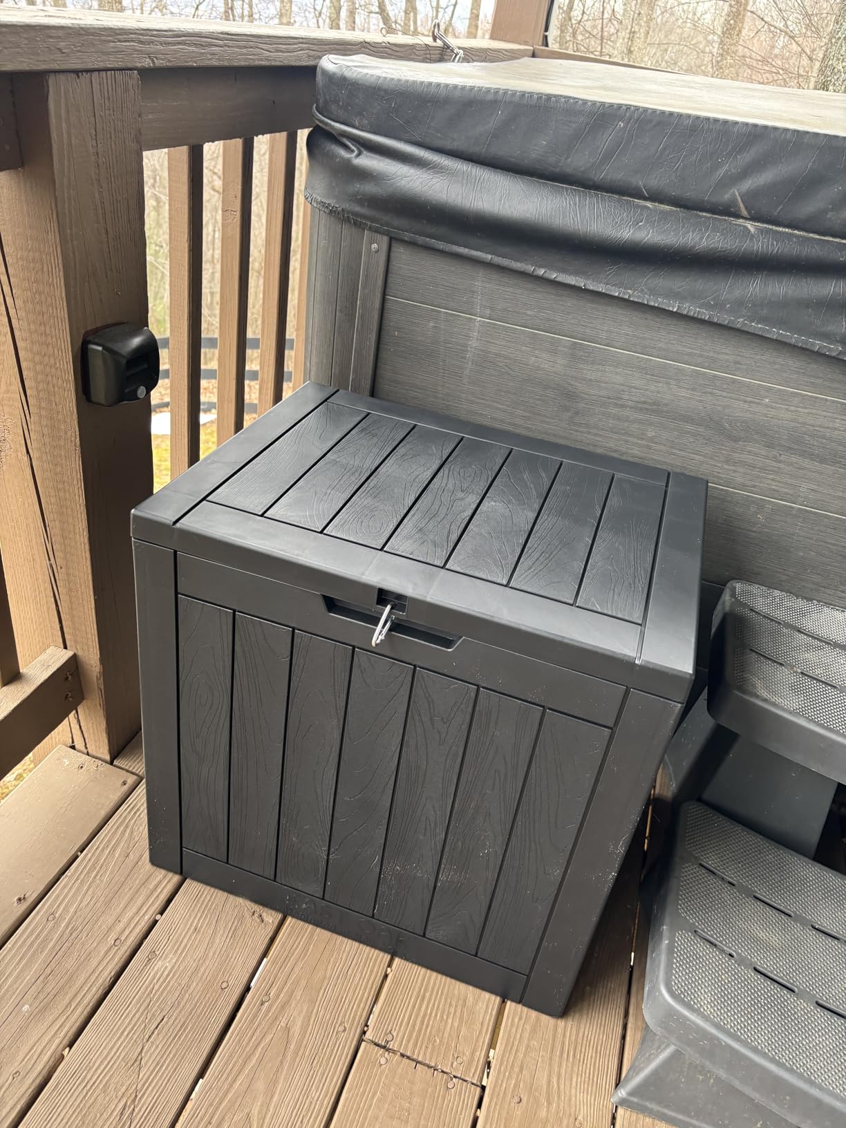 EAST OAK Outdoor Storage Box, 31 Gallon Deck Box Indoor and Outdoor Use, Waterproof Resin Storage Bin for Package Delivery, Patio Cushions, Gardening Tools, Lockable, UV Resistant, Grey customer photo 2