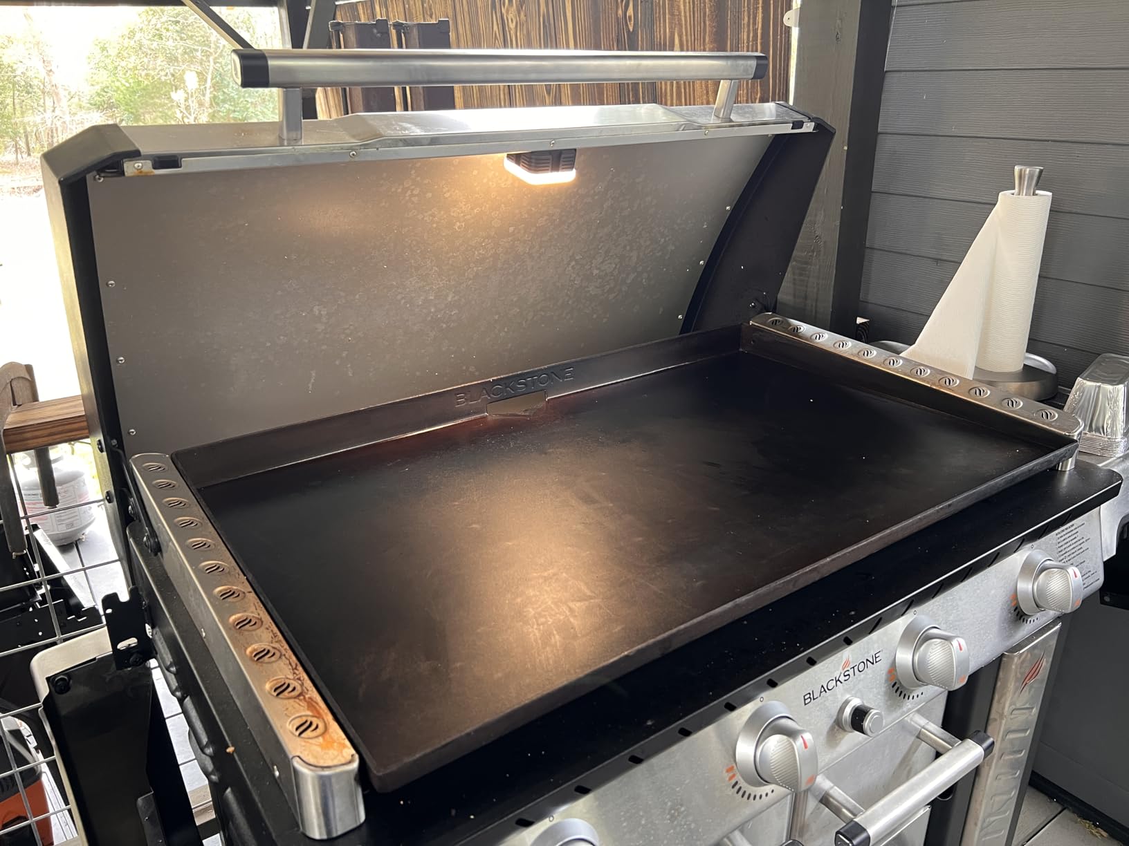 NEEWER Magnetic RGB Camera Light, 360° Full Color RGB61 Small LED Panel Video Light with 3 Cold Shoe Mounts/CRI 97+/20 Scene Modes/2500K-8500K/2000mAh Portable Recording Photography Selfie Lighting Customer Review NEEWER Magnetic RGB Camera Light, 360° Full Color RGB61 Small LED Panel Video Light with 3 Cold Shoe Mounts/CRI 97+/20 Scene Modes/2500K-8500K/2000mAh Portable Recording Photography Selfie Lighting - Customer Photo 1