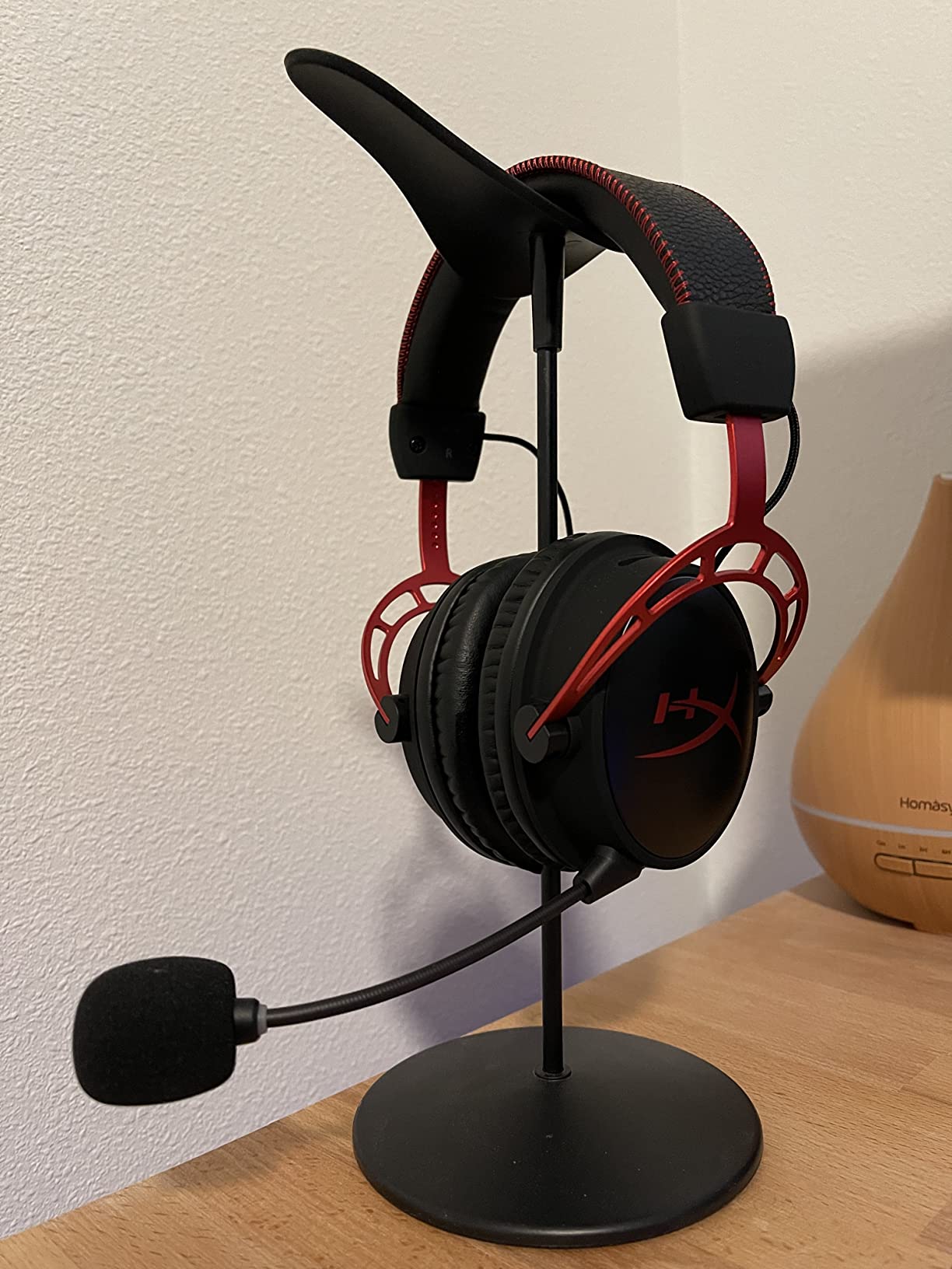 HyperX Cloud Alpha Wireless - Gaming Headset for PC, 300-hour battery life, DTS Headphone:X Spatial Audio, Memory foam, Dual Chamber Drivers, Noise-canceling mic, Durable aluminum frame,Red Customer Review HyperX Cloud Alpha Wireless - Gaming Headset for PC, 300-hour battery life, DTS Headphone:X Spatial Audio, Memory foam, Dual Chamber Drivers, Noise-canceling mic, Durable aluminum frame,Red - Customer Photo 1