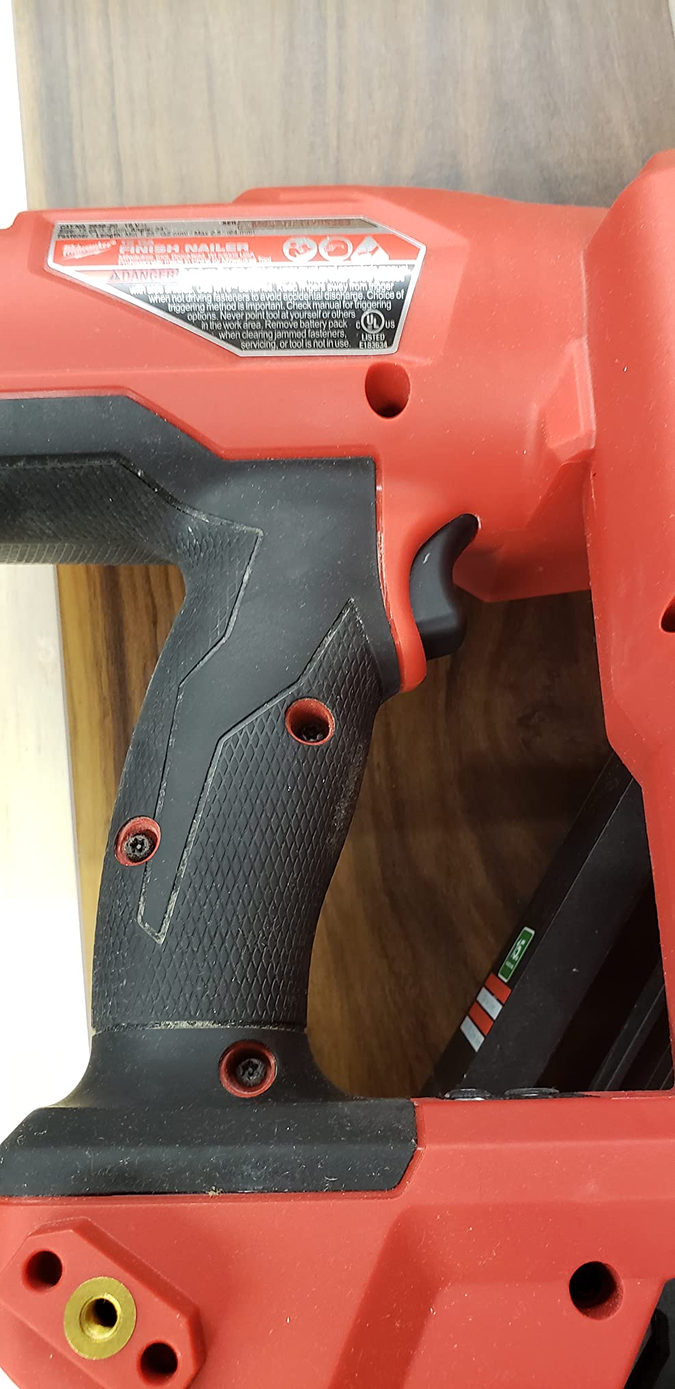 Milwaukee Electric - M18 Fuel. 15 Gauge Finish Nailer - Customer Photo 1