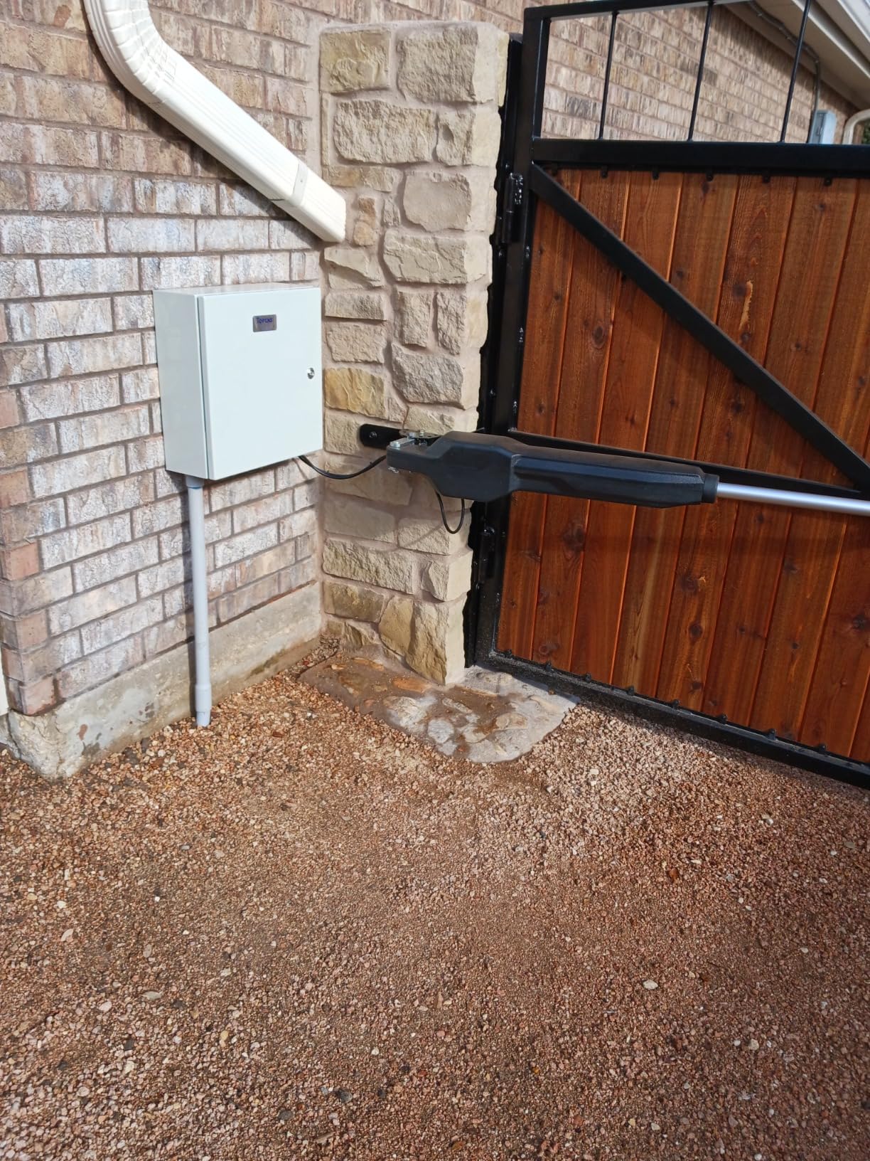 TOPENS JY9132 Automatic Gate Opener for Super Heavy Duty Dual Swing Gates Up to 20ft per Arm, Commercial Double Swing Gate Operator AC Powered with Remote Control Kit Solar Compatible customer photo 2