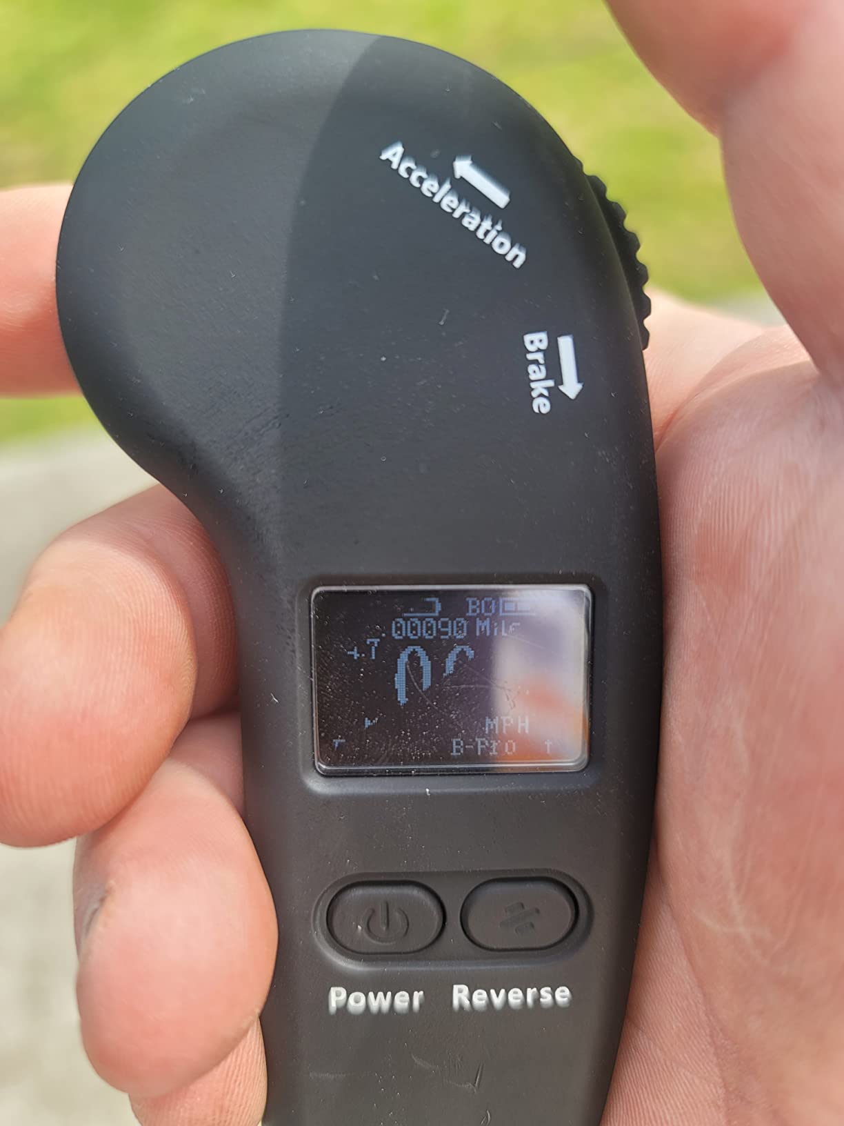 JKING Electric Skateboard Electric Longboard with Remote Control, 900W Hub-Motor, 26 MPH Top Speed, 21.8 Miles Range, 3 Speed Adjustment, Max Load 330 Lbs Customer Review JKING Electric Skateboard Electric Longboard with Remote Control, 900W Hub-Motor, 26 MPH Top Speed, 21.8 Miles Range, 3 Speed Adjustment, Max Load 330 Lbs - Customer Photo 2