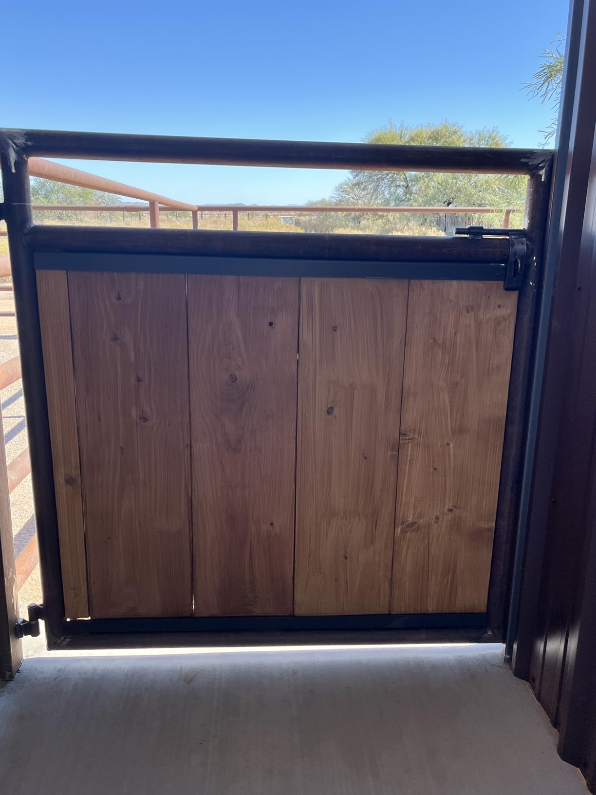 Thompson's WaterSeal Semi-Transparent Waterproofing Wood Stain and Sealer, Natural Cedar, 1 Gallon - Customer Photo 2