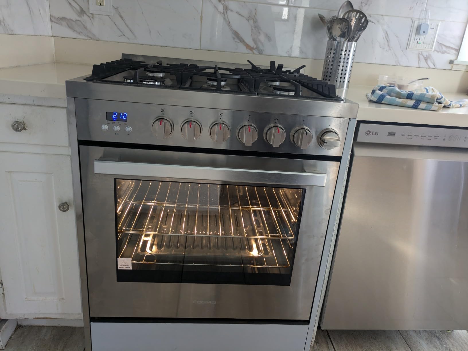 COSMO COS-305AGC 30 in. 5.0 cu. ft. Freestanding Single Oven Gas Range with 5 Burner Cooktop and Heavy Duty Cast Iron Grates in Stainless Steel Customer Review COSMO COS-305AGC 30 in. 5.0 cu. ft. Freestanding Single Oven Gas Range with 5 Burner Cooktop and Heavy Duty Cast Iron Grates in Stainless Steel - Customer Photo 2