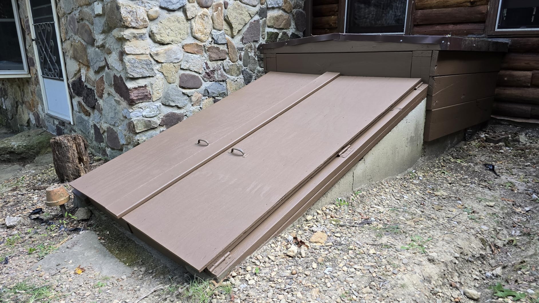 DEFY Solid Color Wood Stain - Stone Gray, 1 Gallon - Long-Lasting Deck Paint for Wood and Fence Stain – UV Resistant, Opaque Wood Paint – Ideal for Decks, Fences, Siding, and Outdoor Furniture - Customer Photo 1