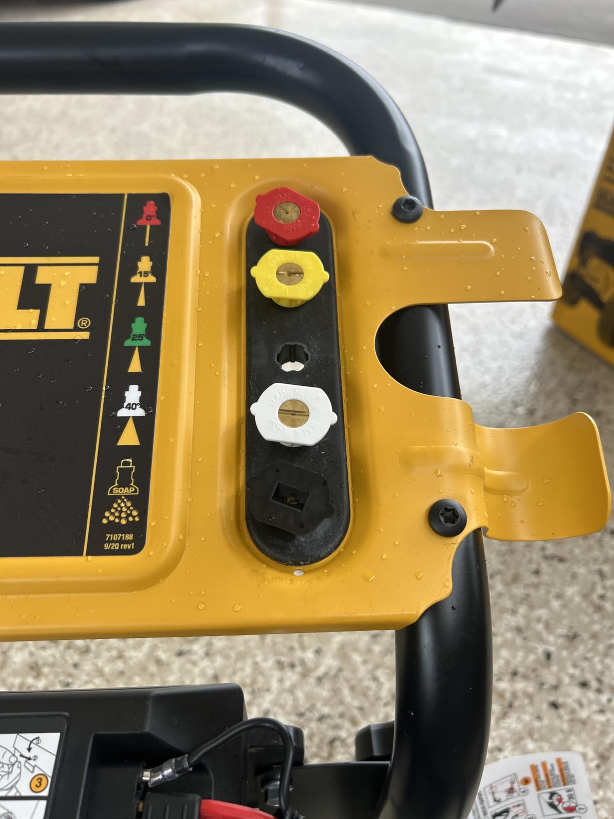 DeWalt 3300 PSI Gas Pressure Washer, 5 Nozzles, Spray Gun, Wand, 25-ft. Hose, DXPW3300-S, 49-State customer photo 2