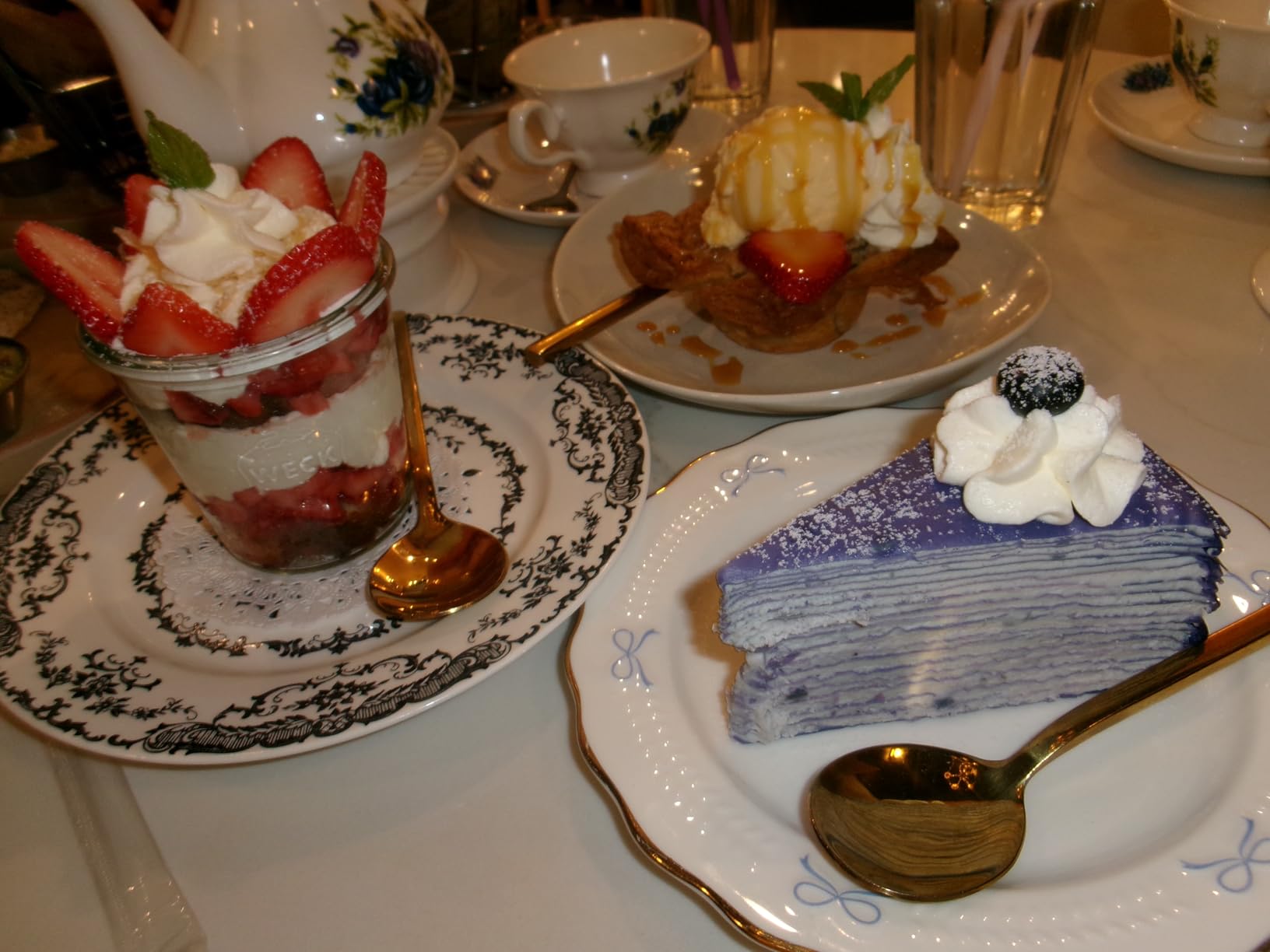 KODAK PIXPRO FZ55-BK 16MP CMOS Sensor Digital Camera 5X Optical Zoom 28mm Wide Angle 1080P Full HD Video 2.7