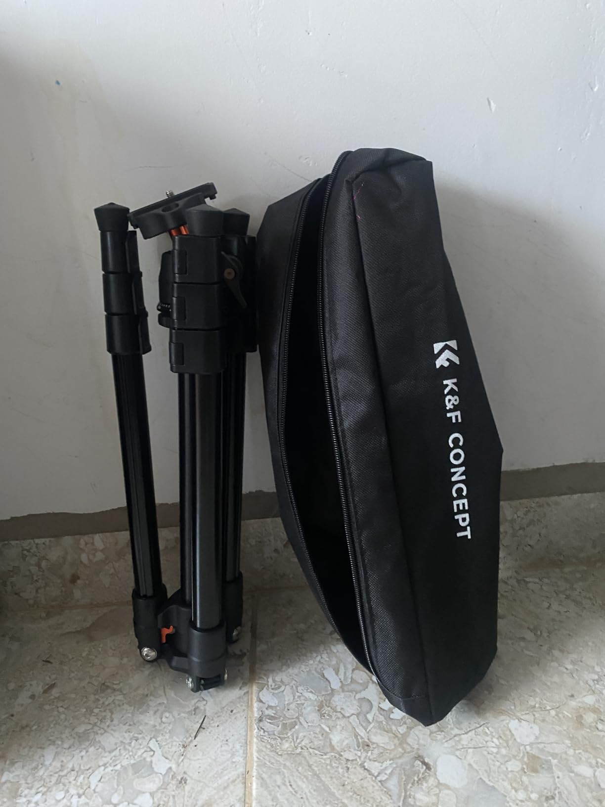 K&F CONCEPT 64 inch/163 cm Camera Tripod,Lightweight Travel Outdoor DSLR Tripods with 360 Degree Ball Head Load Capacity 17.6 lbs/8 kg,Cellphone Clip for Smartphone Live Streaming Vlog O234A1+BH-36 - Customer Photo 2