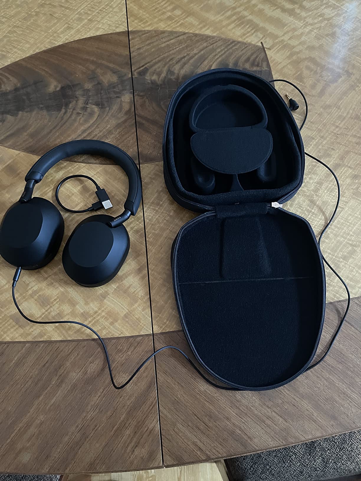 Sony WH-1000XM5/B Wireless Industry Leading Noise Canceling Bluetooth Headphones (Renewed) - Customer Photo 2