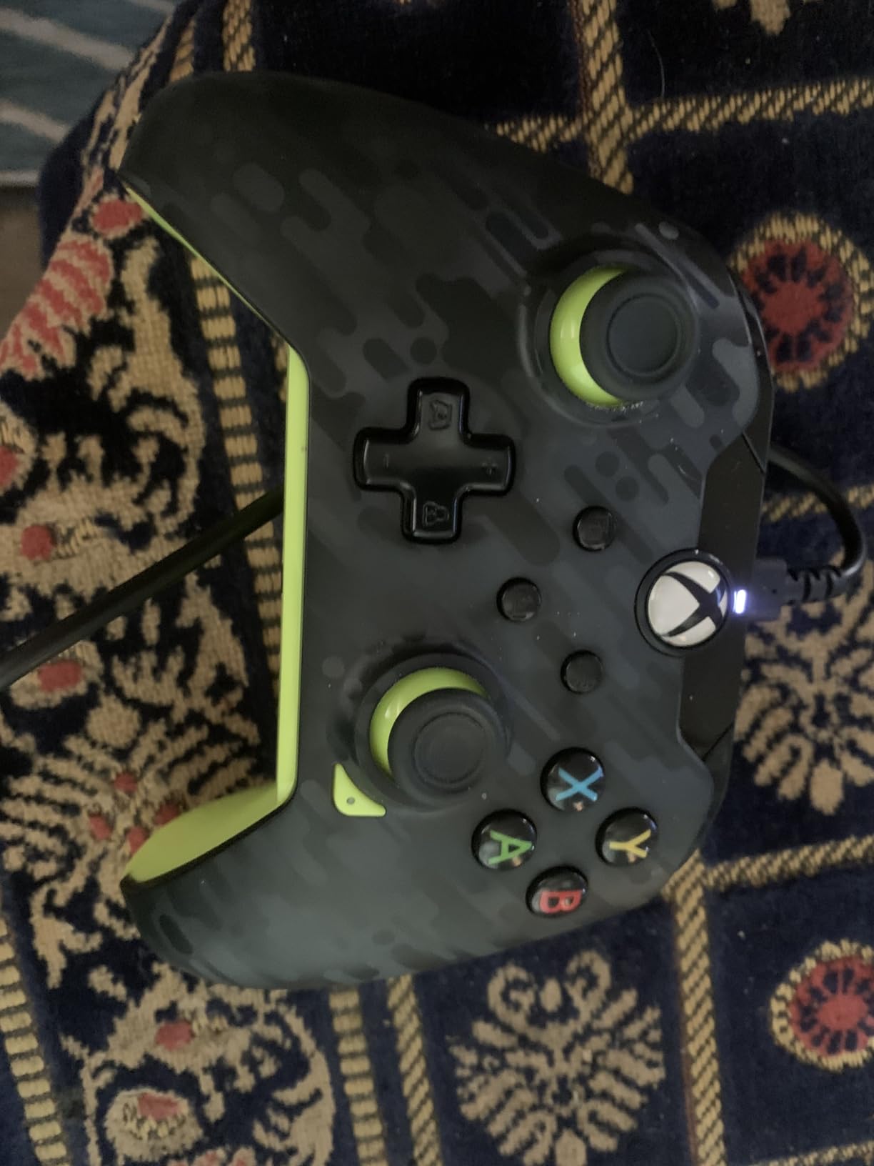 PDP Wired Xbox Gaming Controller: Gamepad Licensed for Xbox Series X|S, Xbox One, PC, Audio Controls, 8ft Cable, 3.5mm jack, Mappable Buttons/Triggers, Companion App: Electric Carbon Grey/Yellow - Customer Photo 2