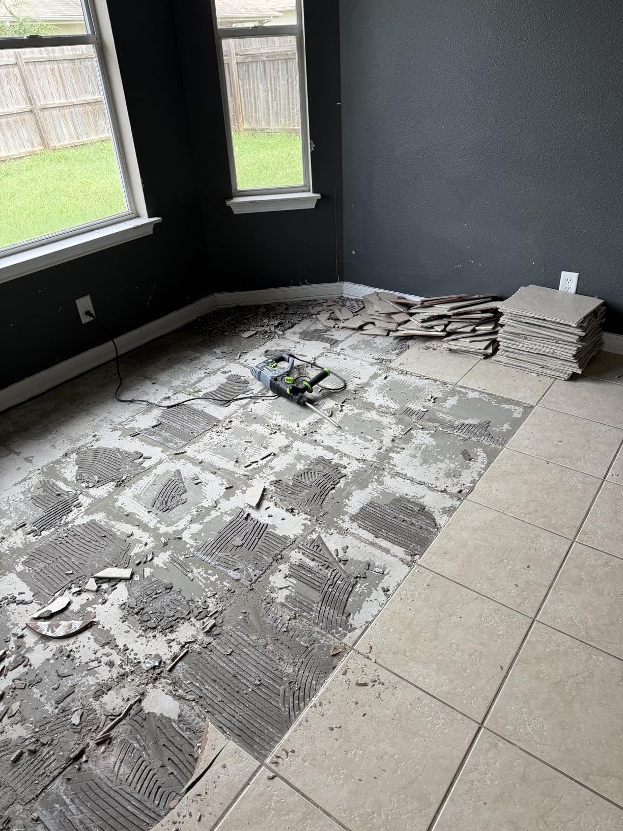 WORKPRO 1-1/4 Inch SDS-Plus Rotary Hammer Drill, 7.5AMP, Lightweight Corded Version for Concrete Demolition Chipping - Customer Photo 1