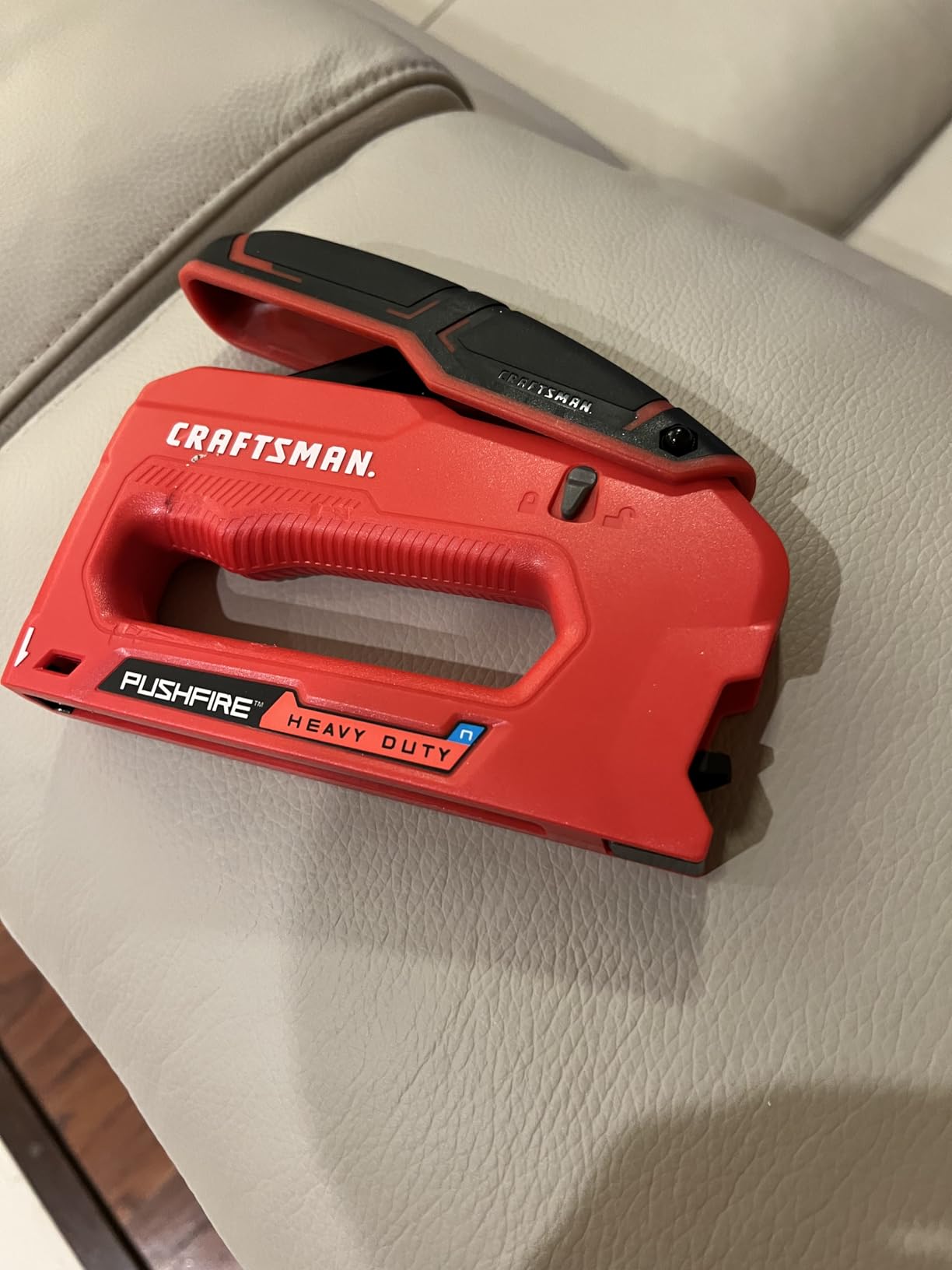 CRAFTSMAN Heavy Duty Reverse Squeeze Stapler (CMHT82643) - Customer Photo 2