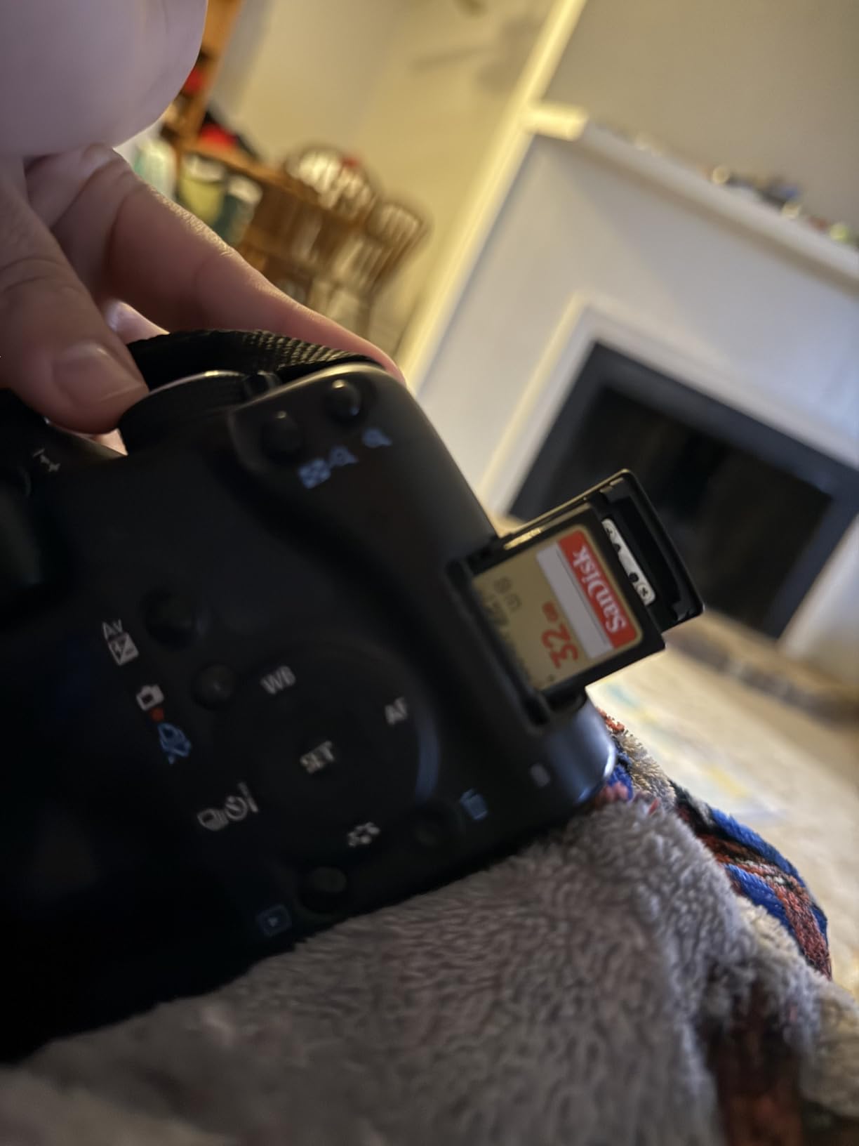 SanDisk 512GB Extreme SDXC UHS-I Memory Card - C10, U3, V30, 4K, UHD, SD Card - SDSDXVV-512G-GNCIN - Customer Photo 1