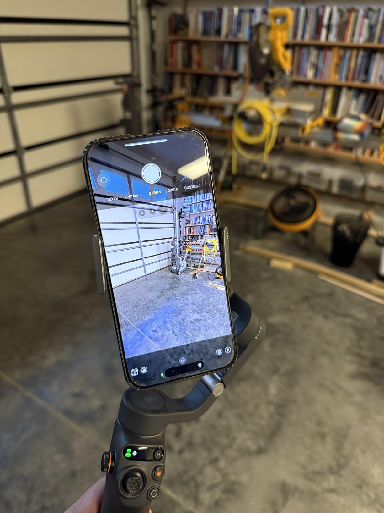 DJI Osmo Mobile 6 Gimbal Stabilizer for Smartphones, 3-Axis Phone Gimbal, Built-In Extension Rod, Object Tracking, Portable and Foldable, Vlogging Stabilizer, YouTube TikTok, Slate Gray Customer Review DJI Osmo Mobile 6 Gimbal Stabilizer for Smartphones, 3-Axis Phone Gimbal, Built-In Extension Rod, Object Tracking, Portable and Foldable, Vlogging Stabilizer, YouTube TikTok, Slate Gray - Customer Photo 5