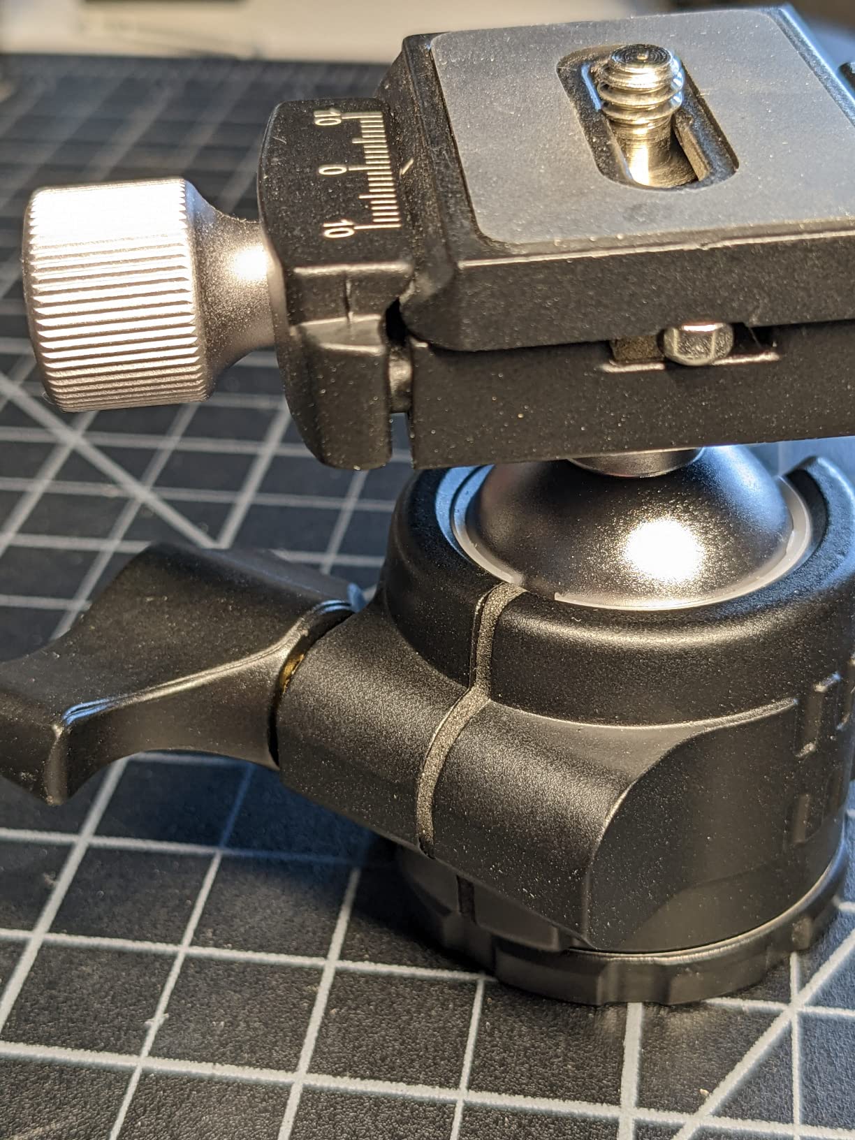 NEEWER Low Profile Camera Tripod Ball Head, 36mm Metal Panorama Ball Head Compatible with Arca 1/4