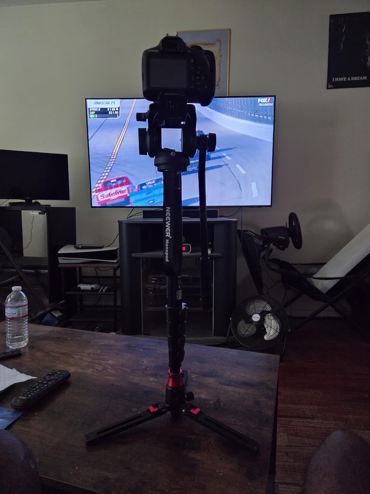 NEEWER Professional Camera Monopod with Feet, 70.5