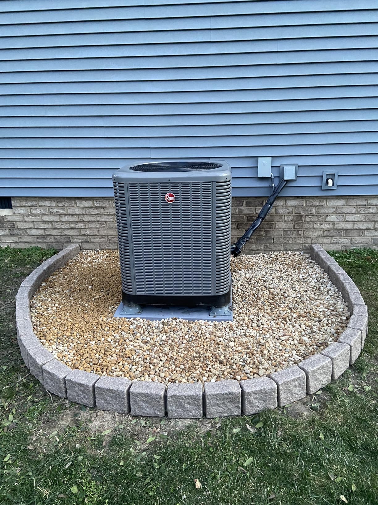 Beuta Landscape Edging | Garden Edging Border | Faux Stone Blocks for Lawn Edging, Flower Beds & Yard Edging – 4 Pack | Each Section Has 6 Blocks 48