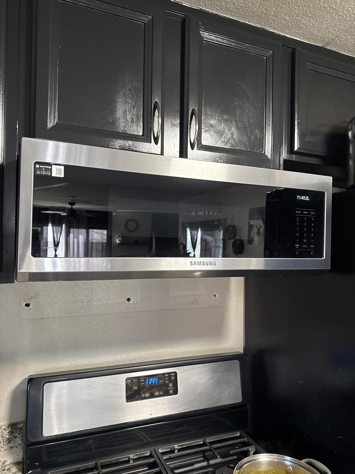 SAMSUNG 1.1 Cu Ft Smart SLIM Over the Range Microwave Oven w/ 550 CFM Hood Vent, Wi-Fi - Customer Photo 1