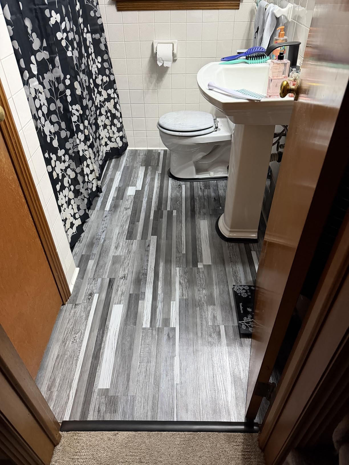 Art3d 36-Pack 54 Sq.ft Peel and Stick Floor Tiles Vinyl Plank Flooring Wood Look, Adhesive and Waterproof Tile Sticker for Bedroom, Living Room, Kitchen, RV in Rosewood - Customer Photo 2